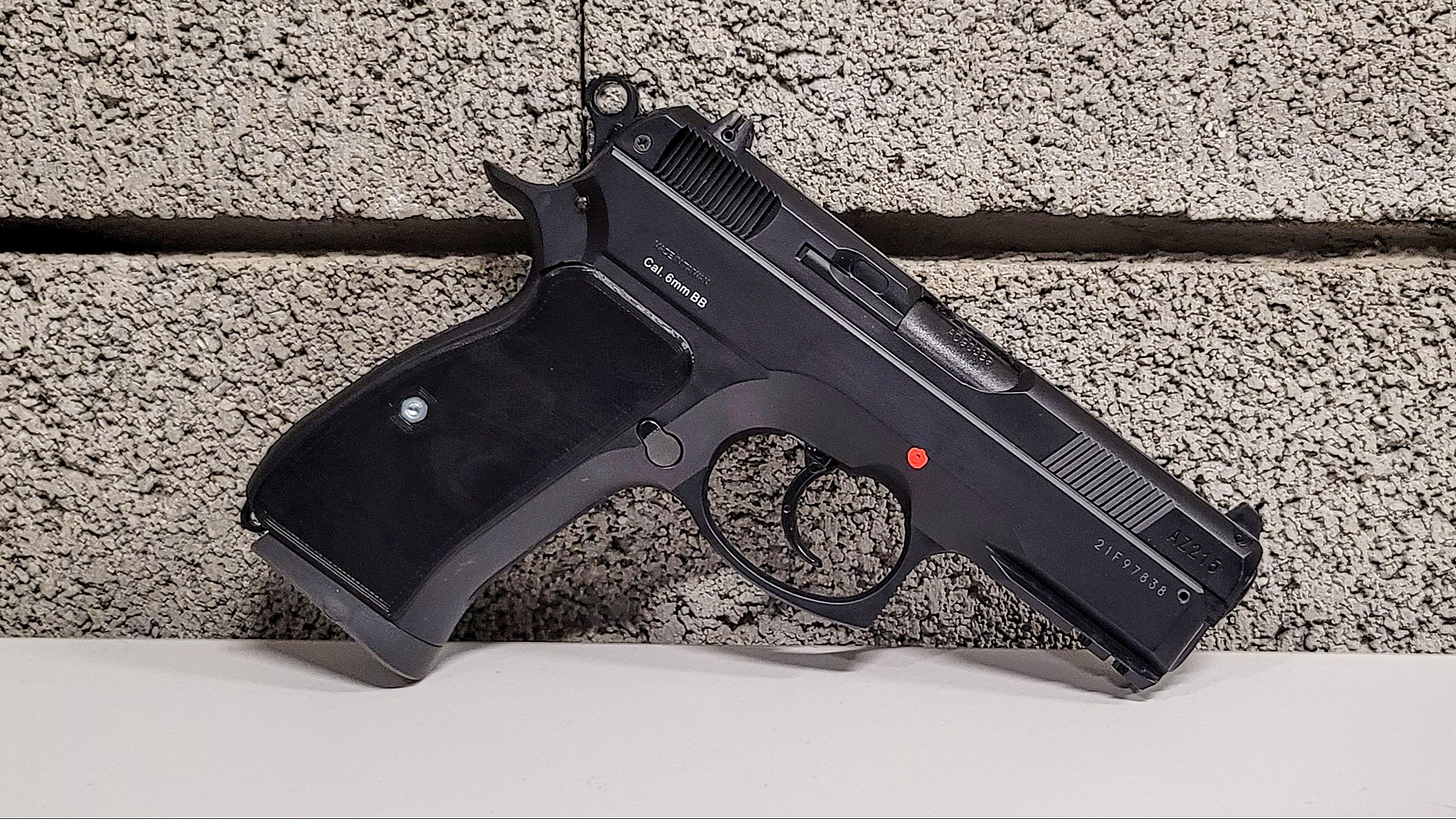 Grips for CZ 75 gun