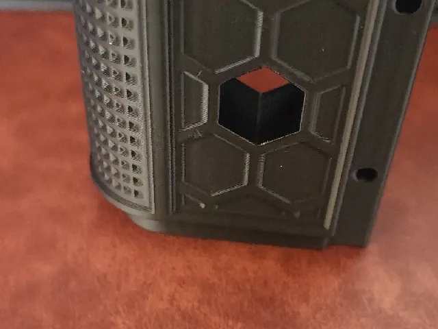 Corner-riser Hexa-hole