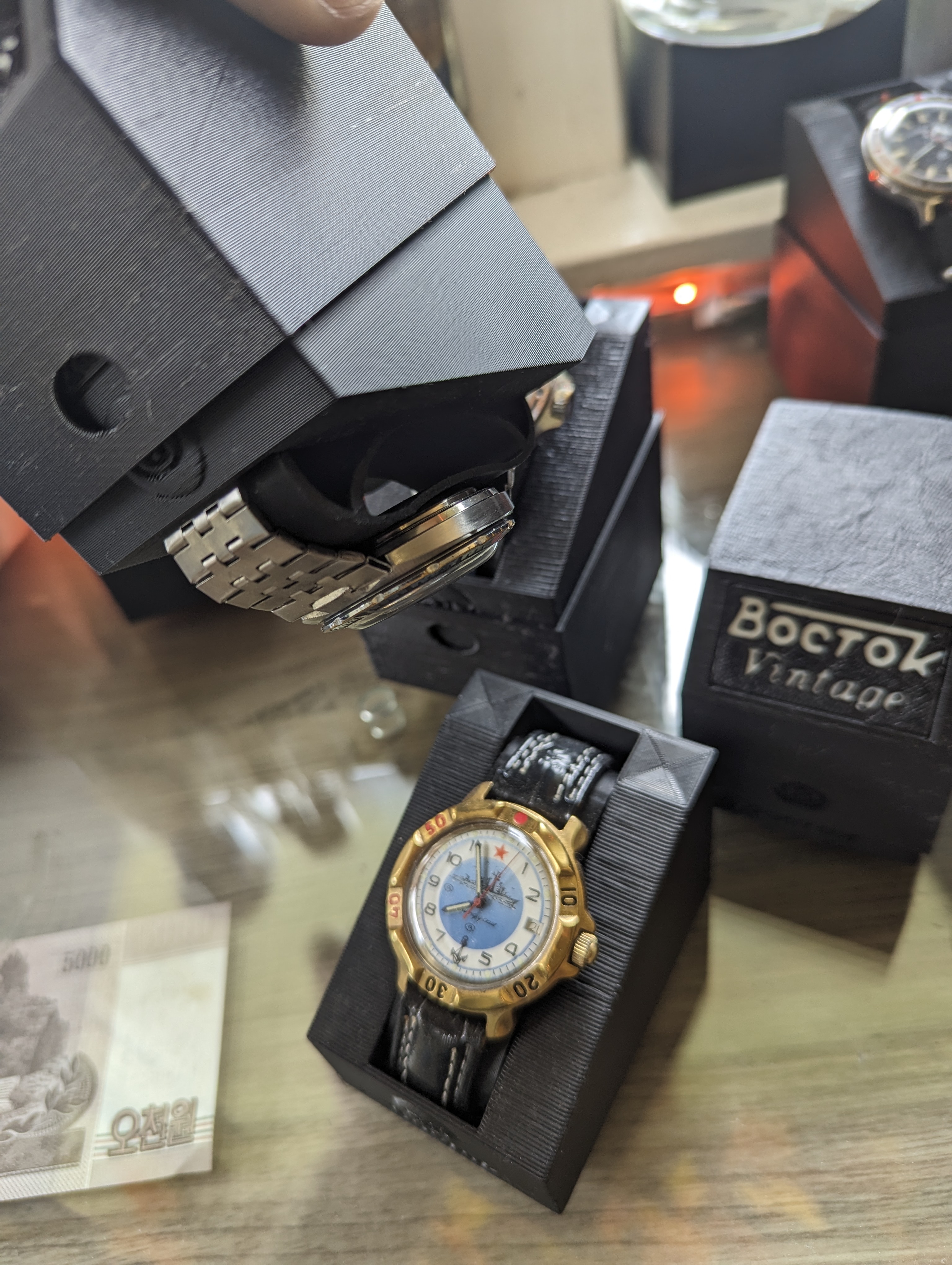 Miniatura 4 do modelo 3D Watch box case and display
