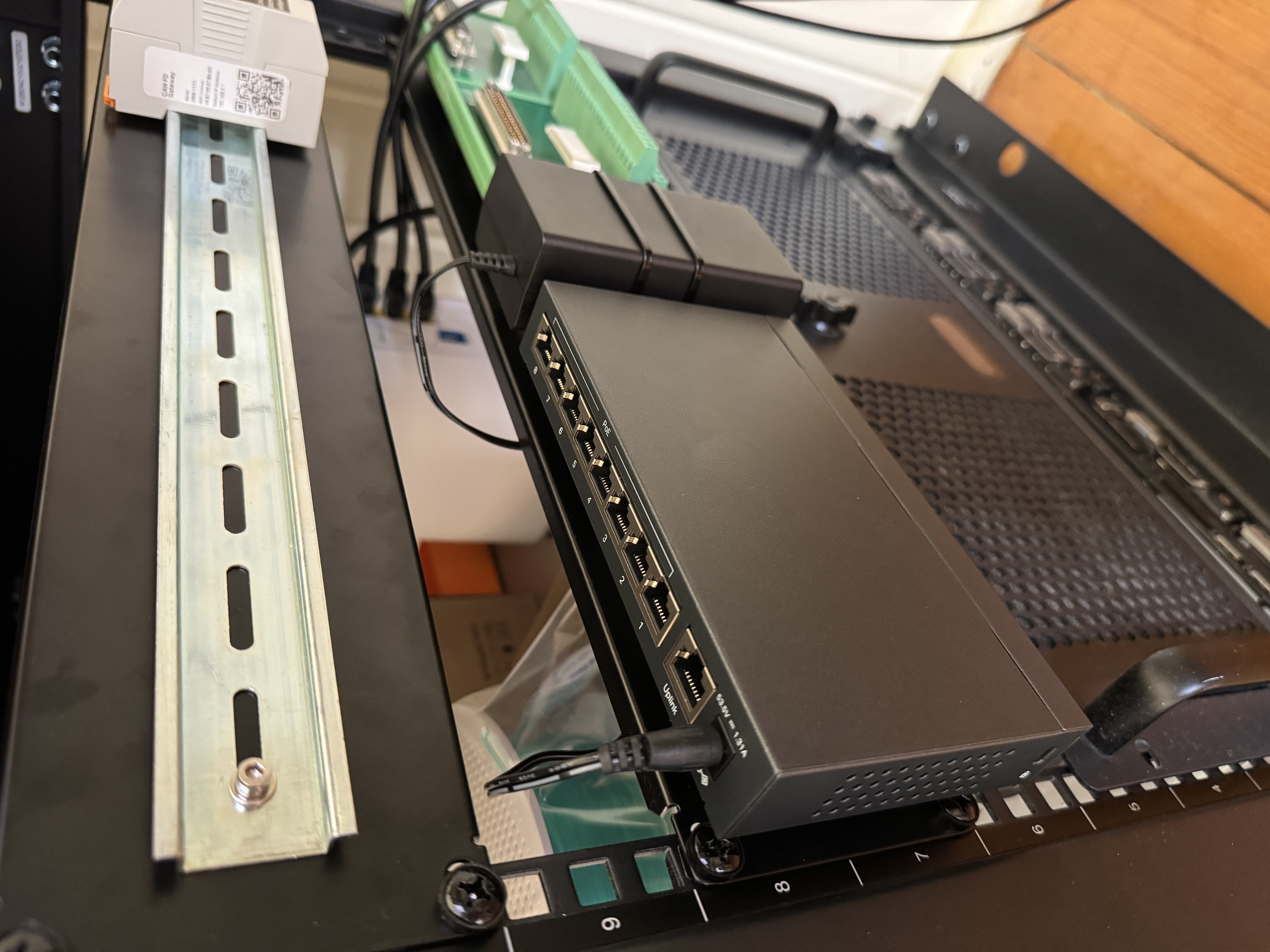 TP-Link TL-SD1009P DIN Rail Adapter