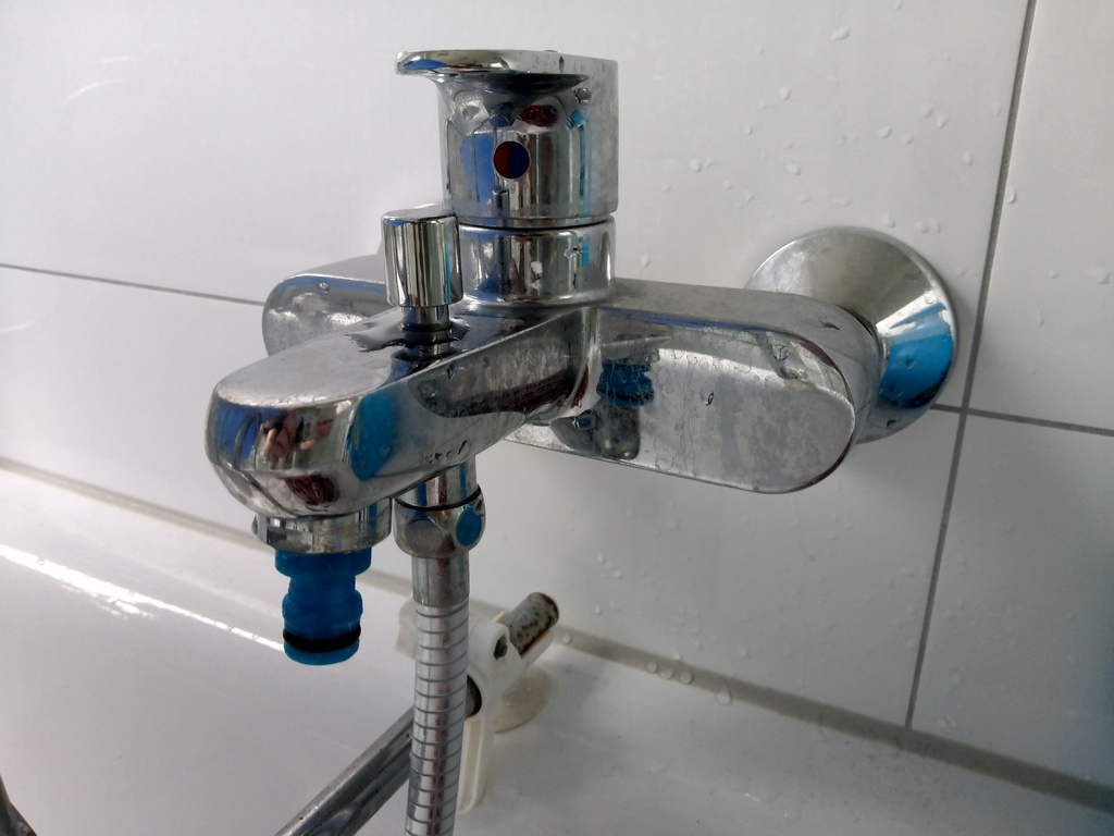 Gardena adapter for bathtub tap