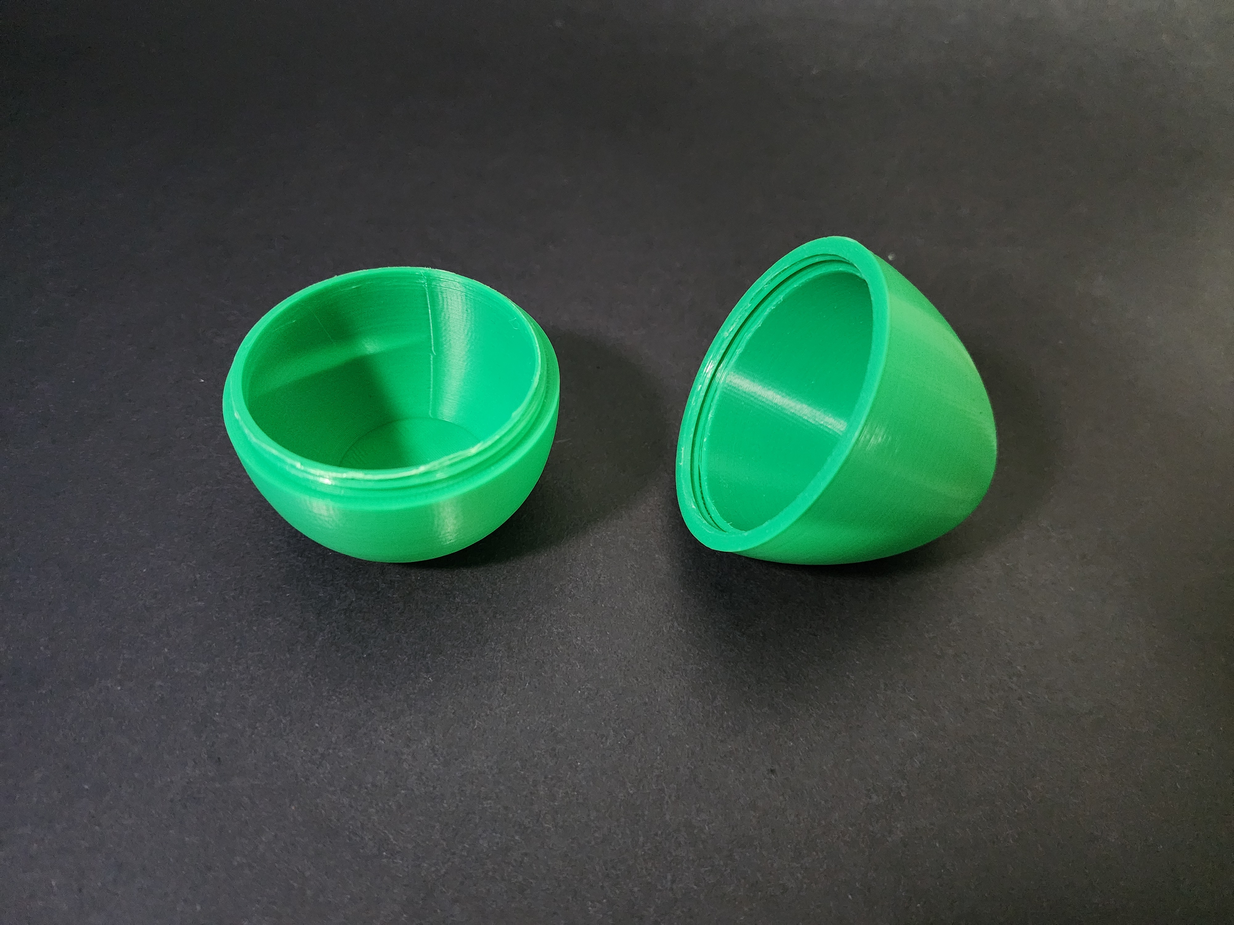 Miniatura 2 do modelo 3D Threaded Easter Egg
