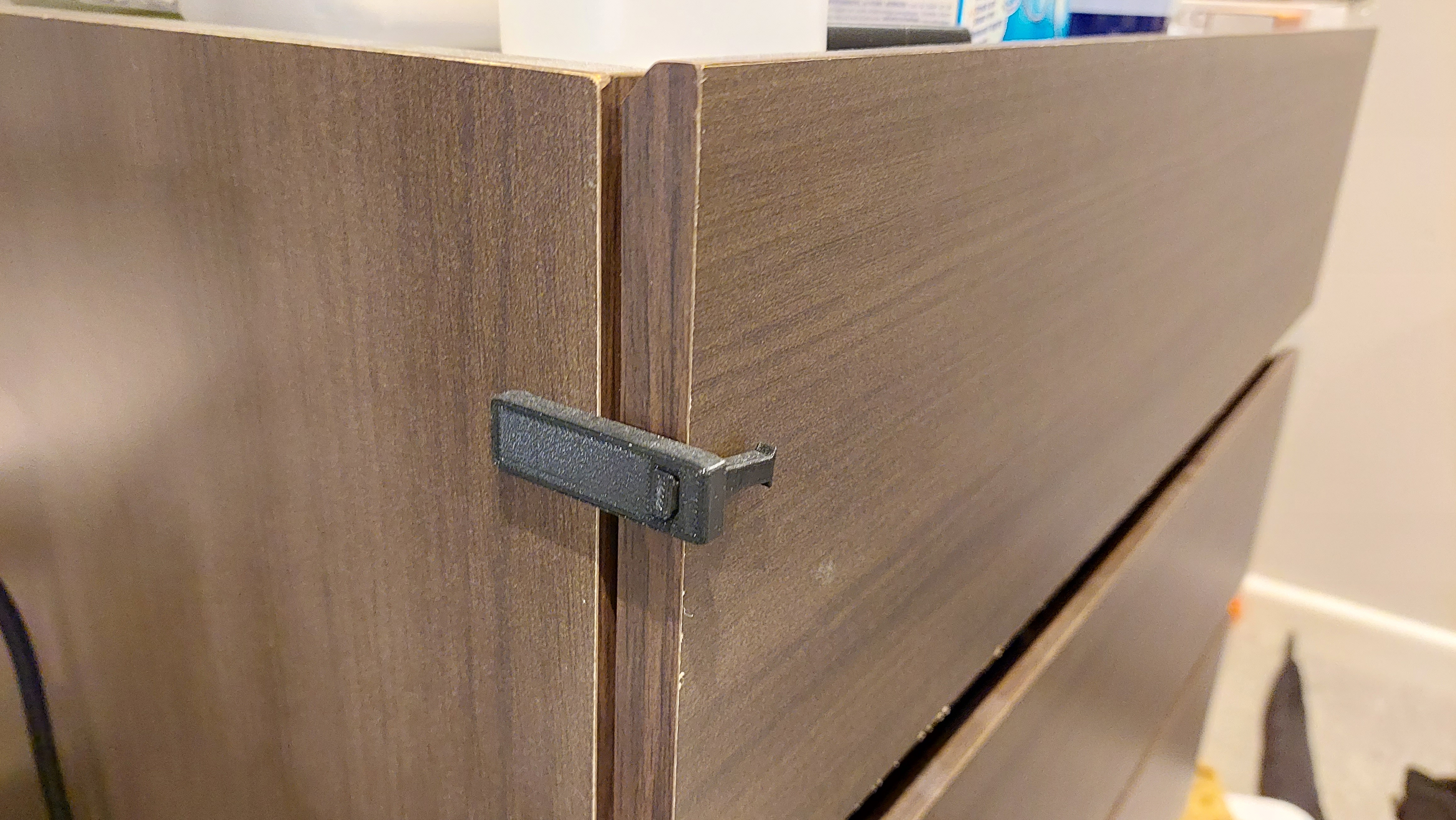 Simple Drawer Latch