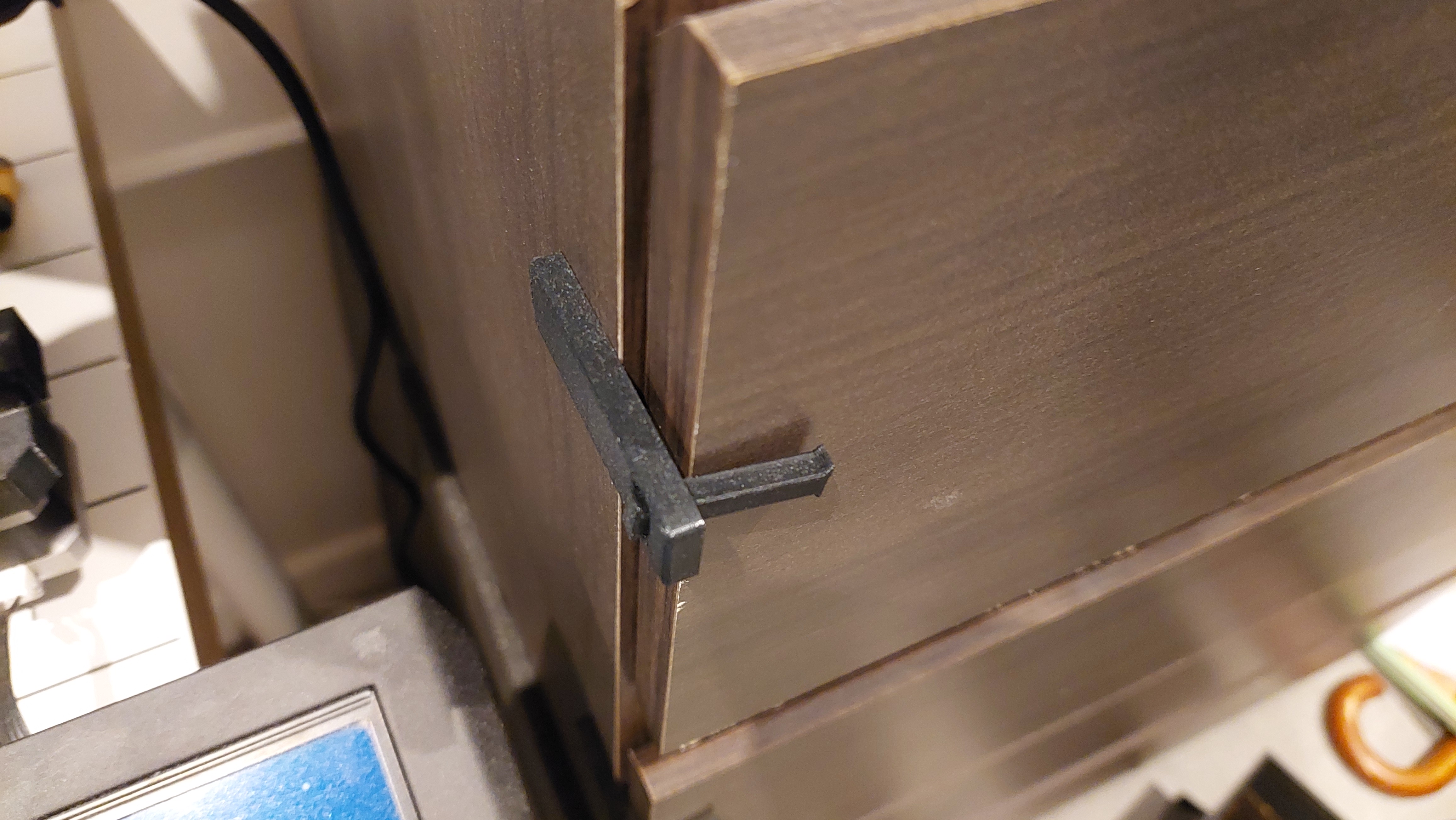 Miniatura 3 do modelo 3D Simple Drawer Latch