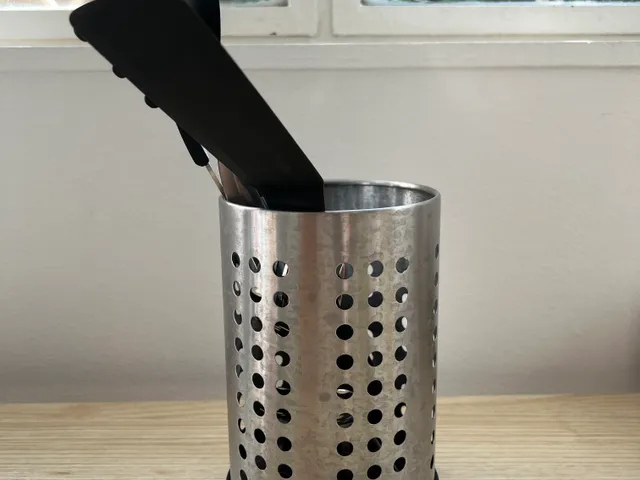 IKEA ORDNING water collector base. Reuse the water !
