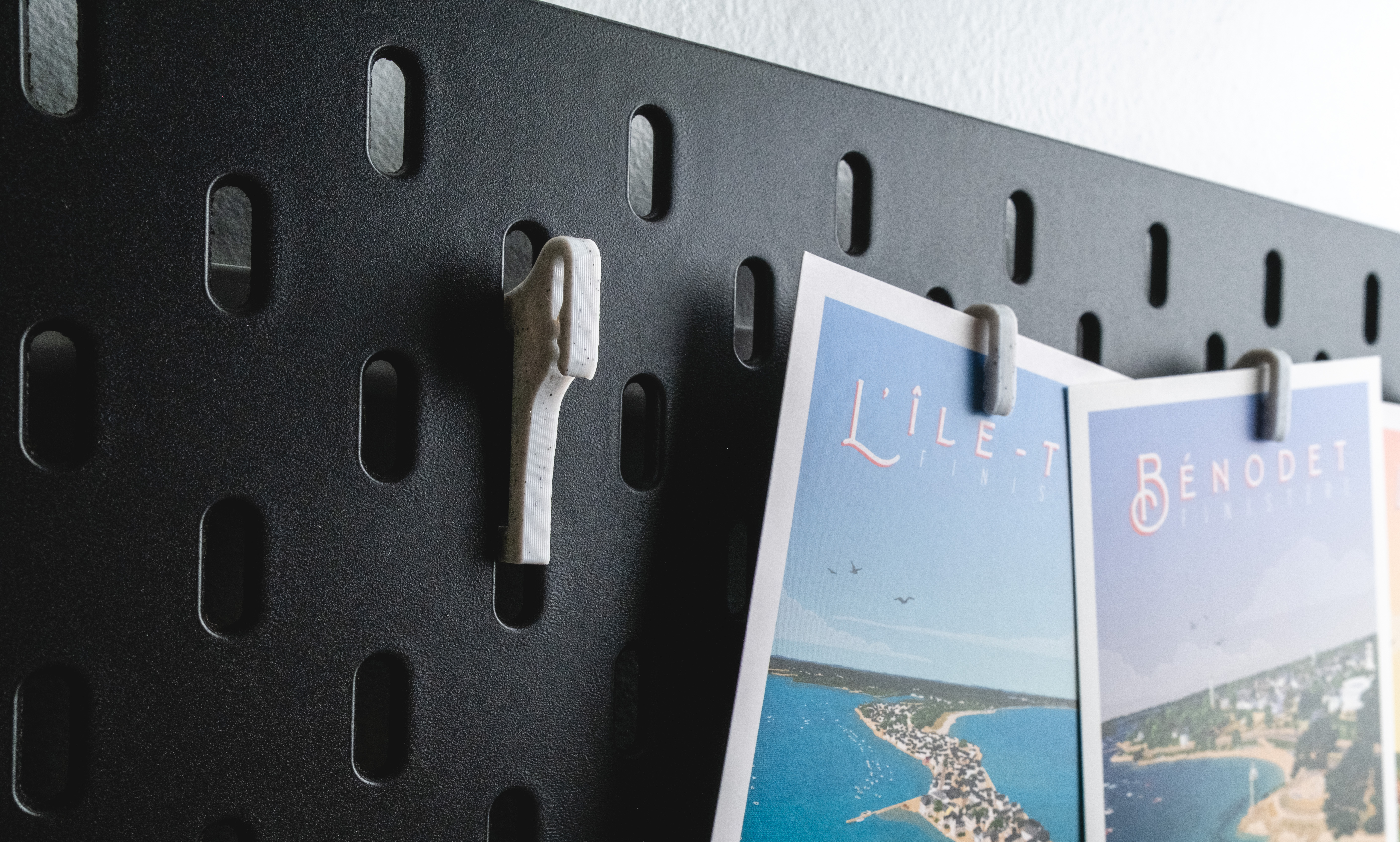 Photo/Postcard hook for Ikea Skadis Pegboard