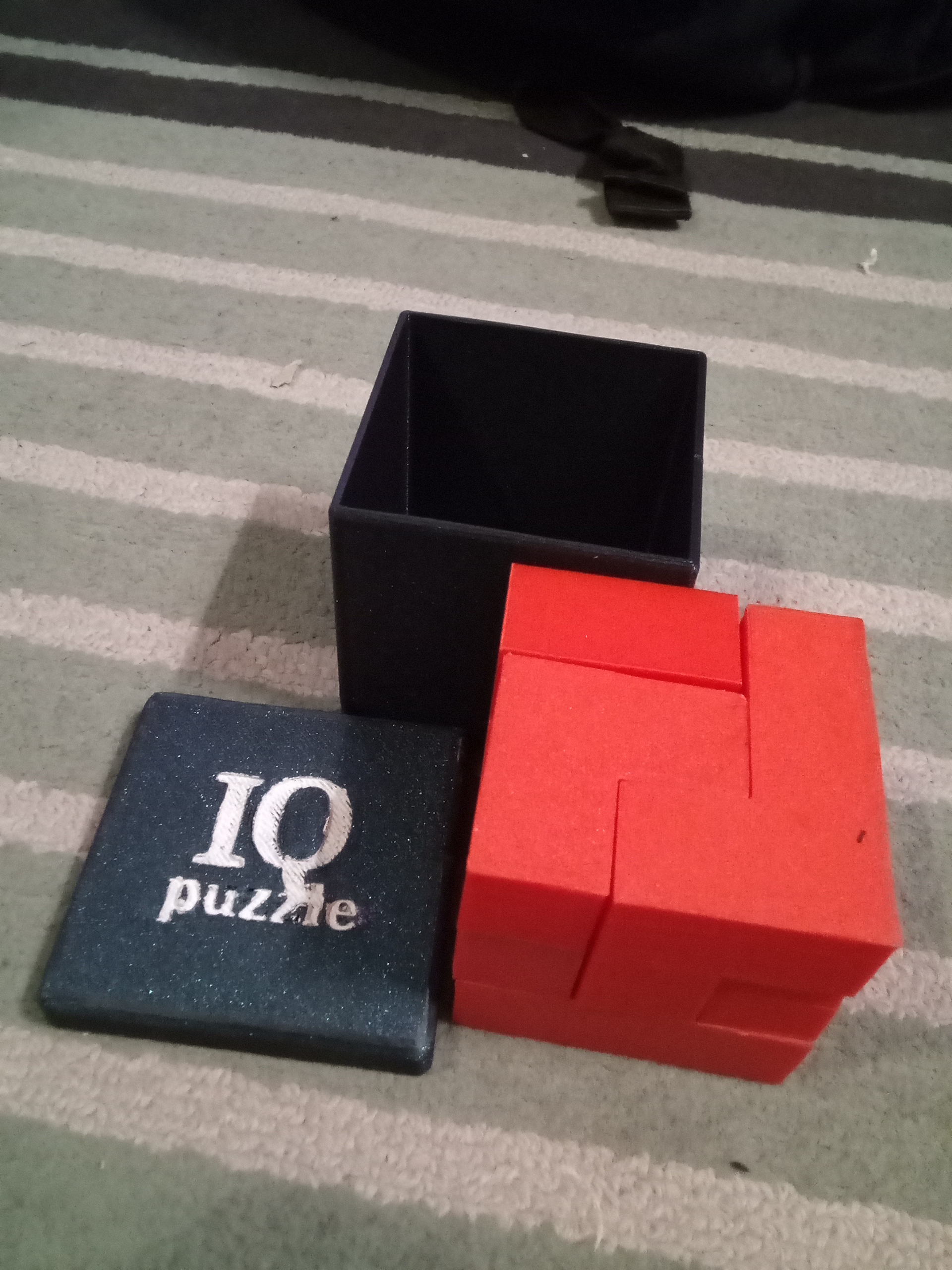 IQ puzzle cube