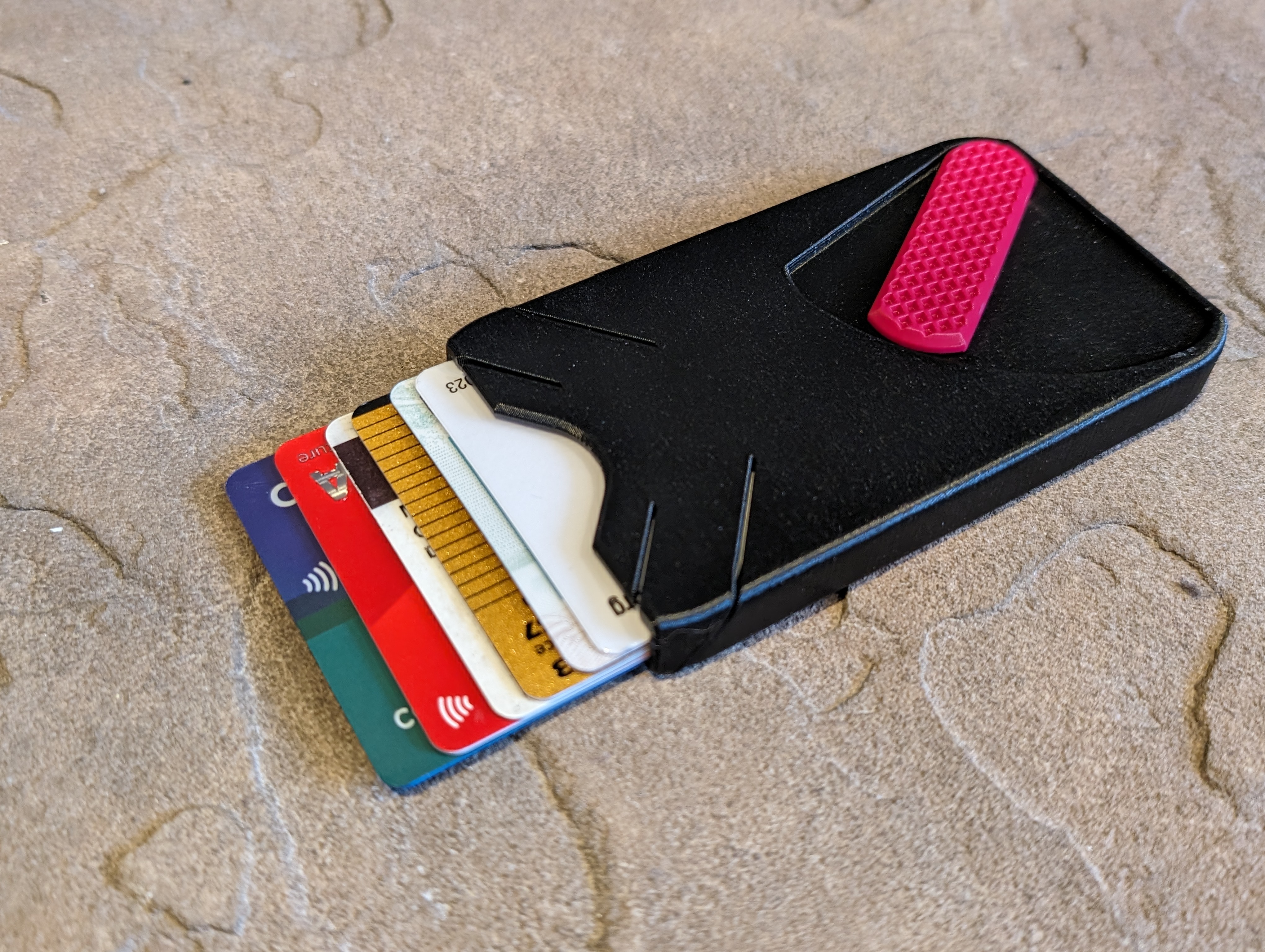 Cascade Wallet V2 (Assemble after printing)