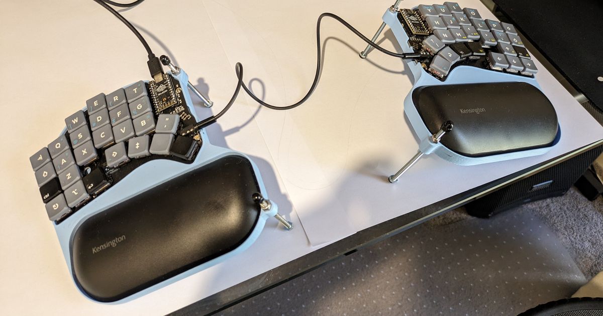 Hillside 52 Keyboard Case, Tented, with Wrist Rest by NachoChz ...