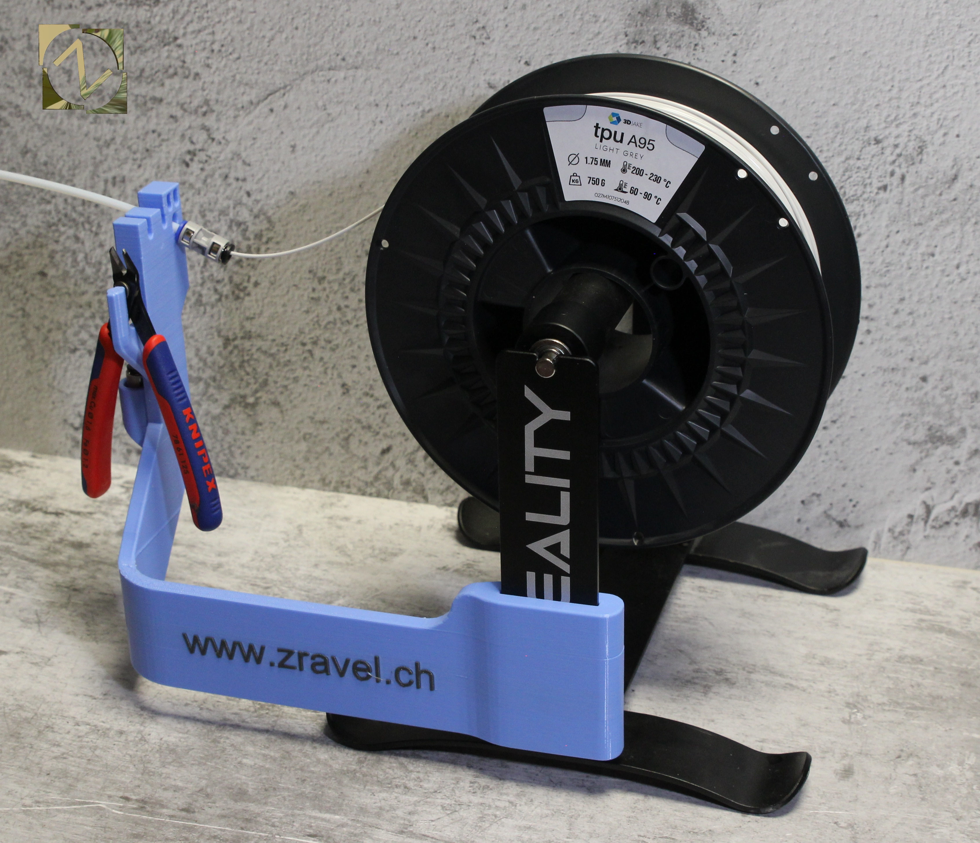 Filament Holder Extension – not a milestone in design, but truly useful, even for large spools.