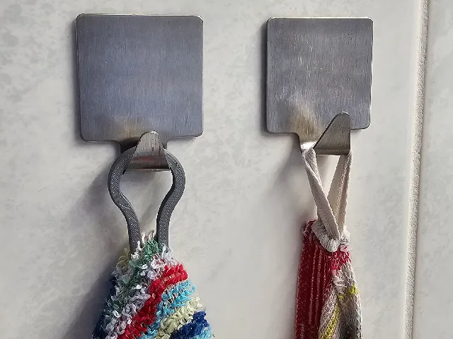 Towel holder