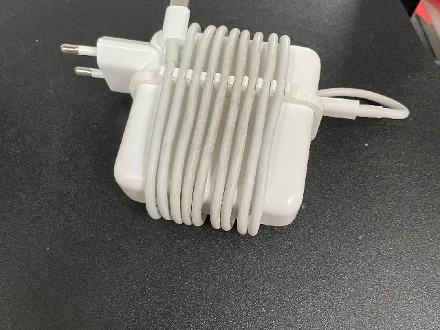 Apple Macbook 67W power supply cable organizer
