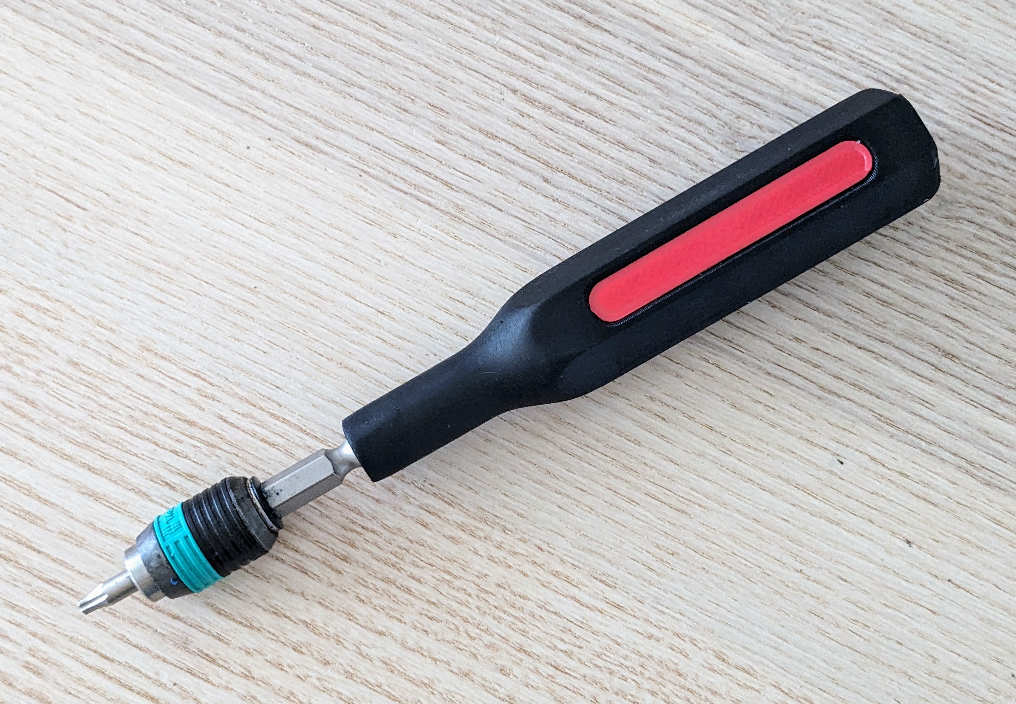 Miniatura 5 do modelo 3D screwdriver bit handle