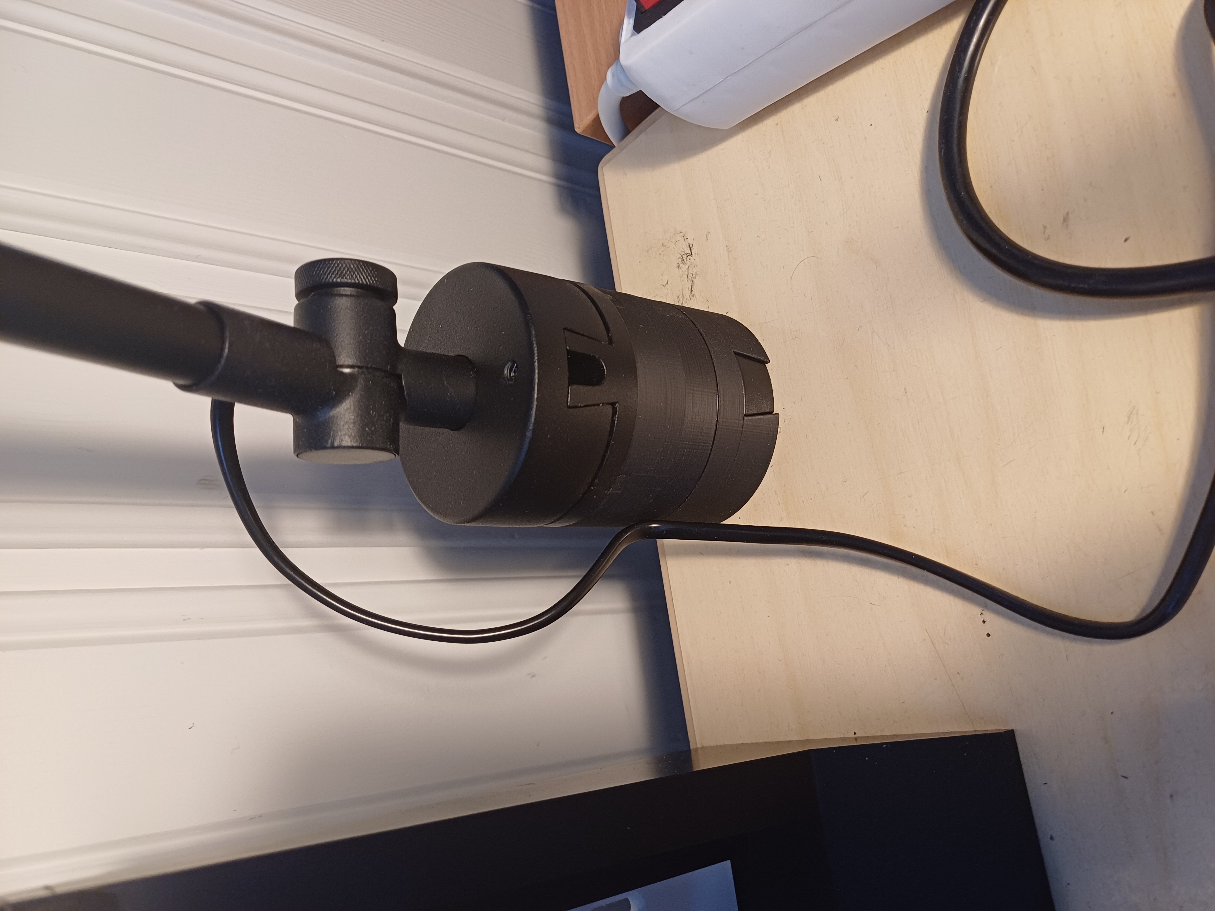 Ikea Skurup lamp rotating base.