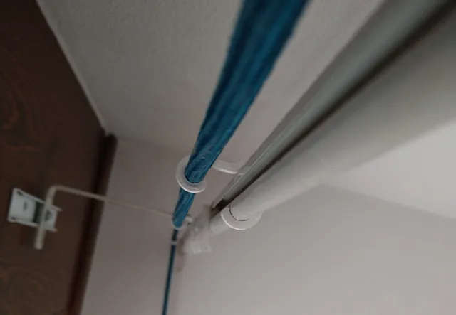 Cable holder for Kirsch curtain rod