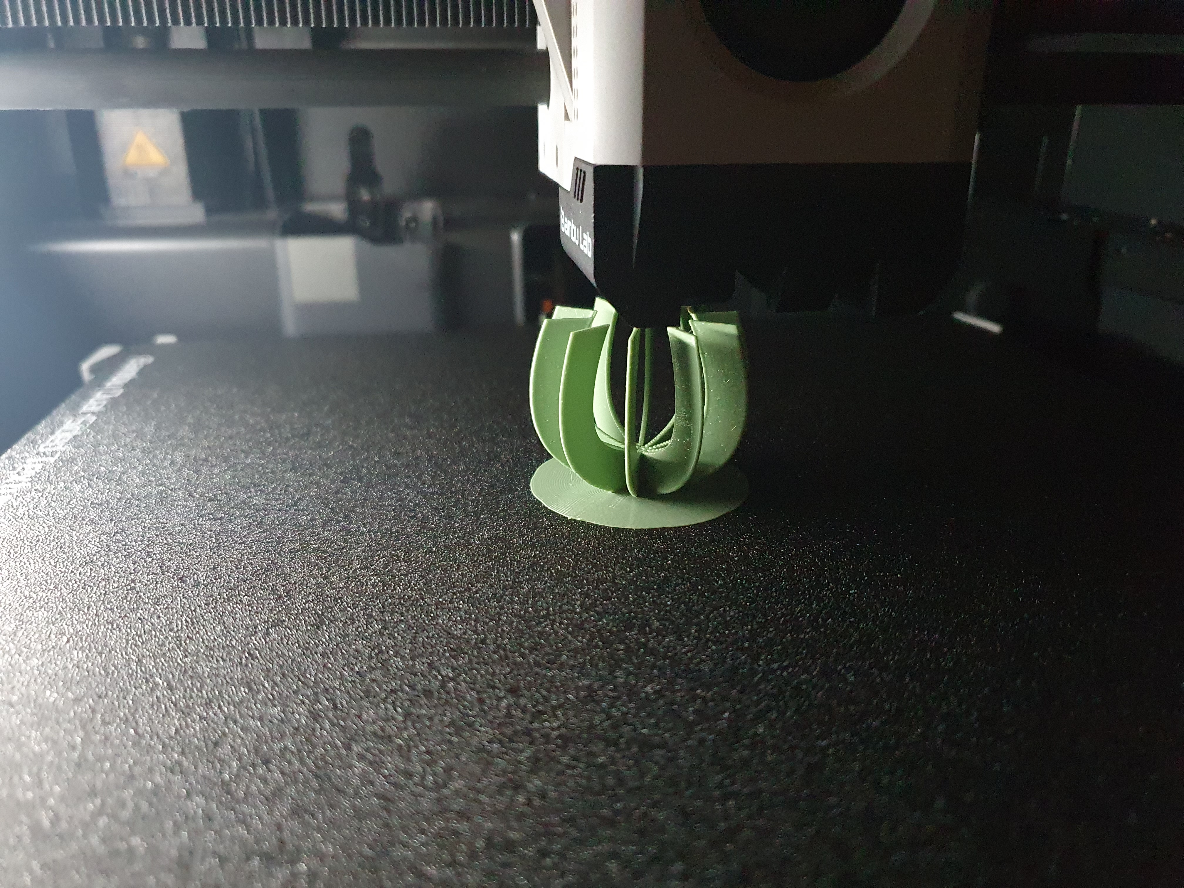 Miniatura 2 do modelo 3D Stringing Test Easter Egg