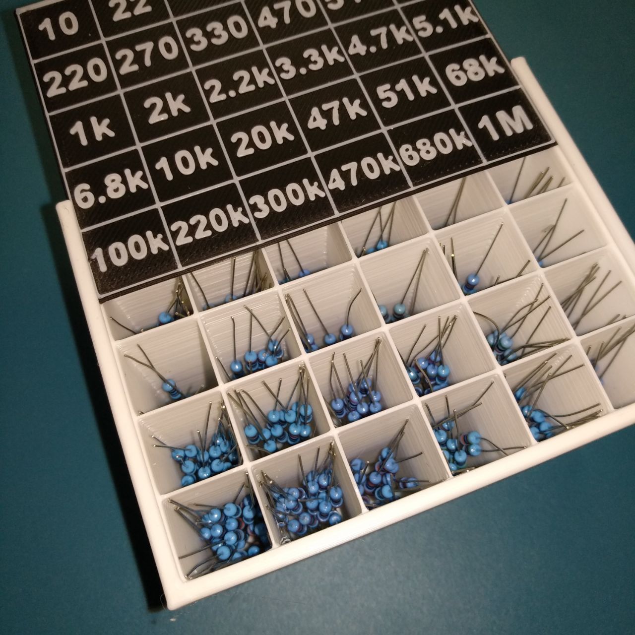 Resistors storage container by Ozamo Download free STL model