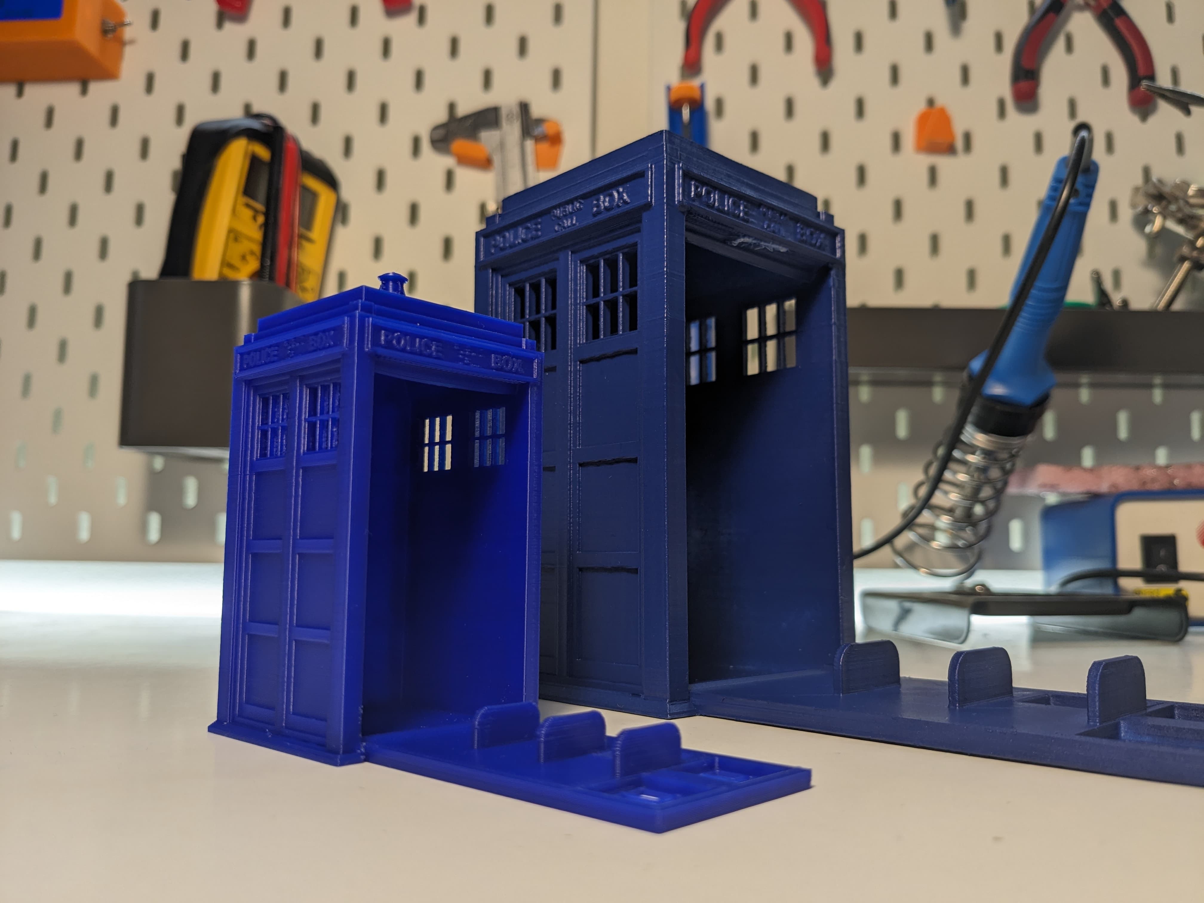 Tardis Doctor Who Phone Stand || print-in-place