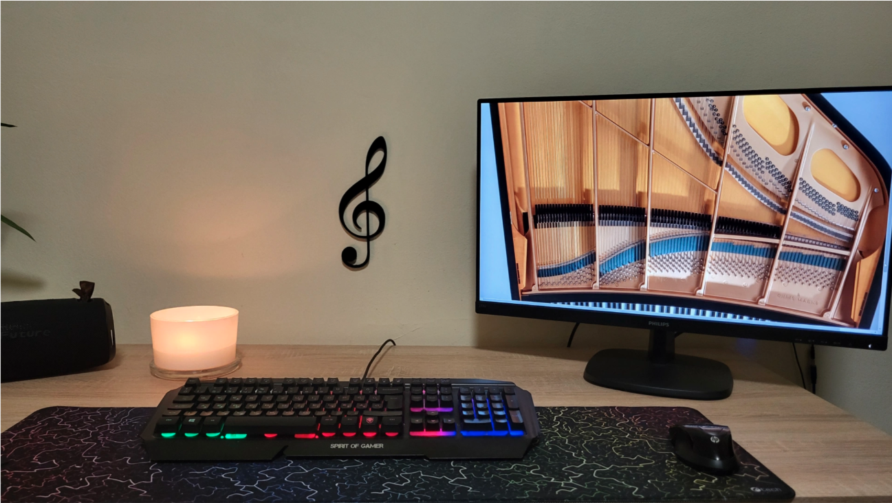 Violin key wall decor