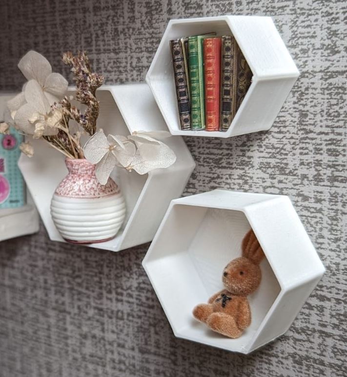 hexagon shelfs for dolls - 1:6