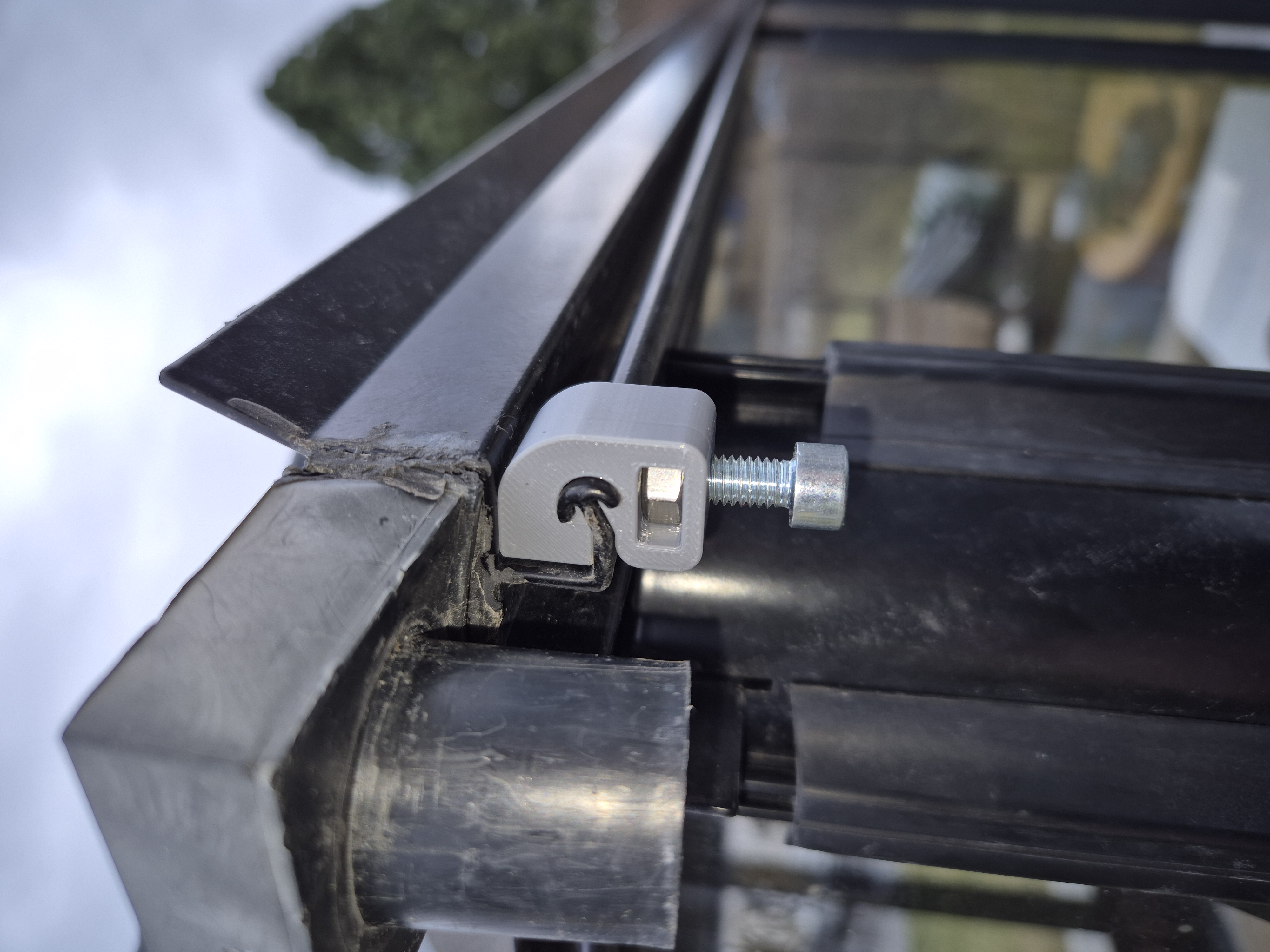 Roof profile mounting bracket - for Willb garden greenhouse
