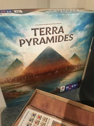 Terra Pyramides inlay