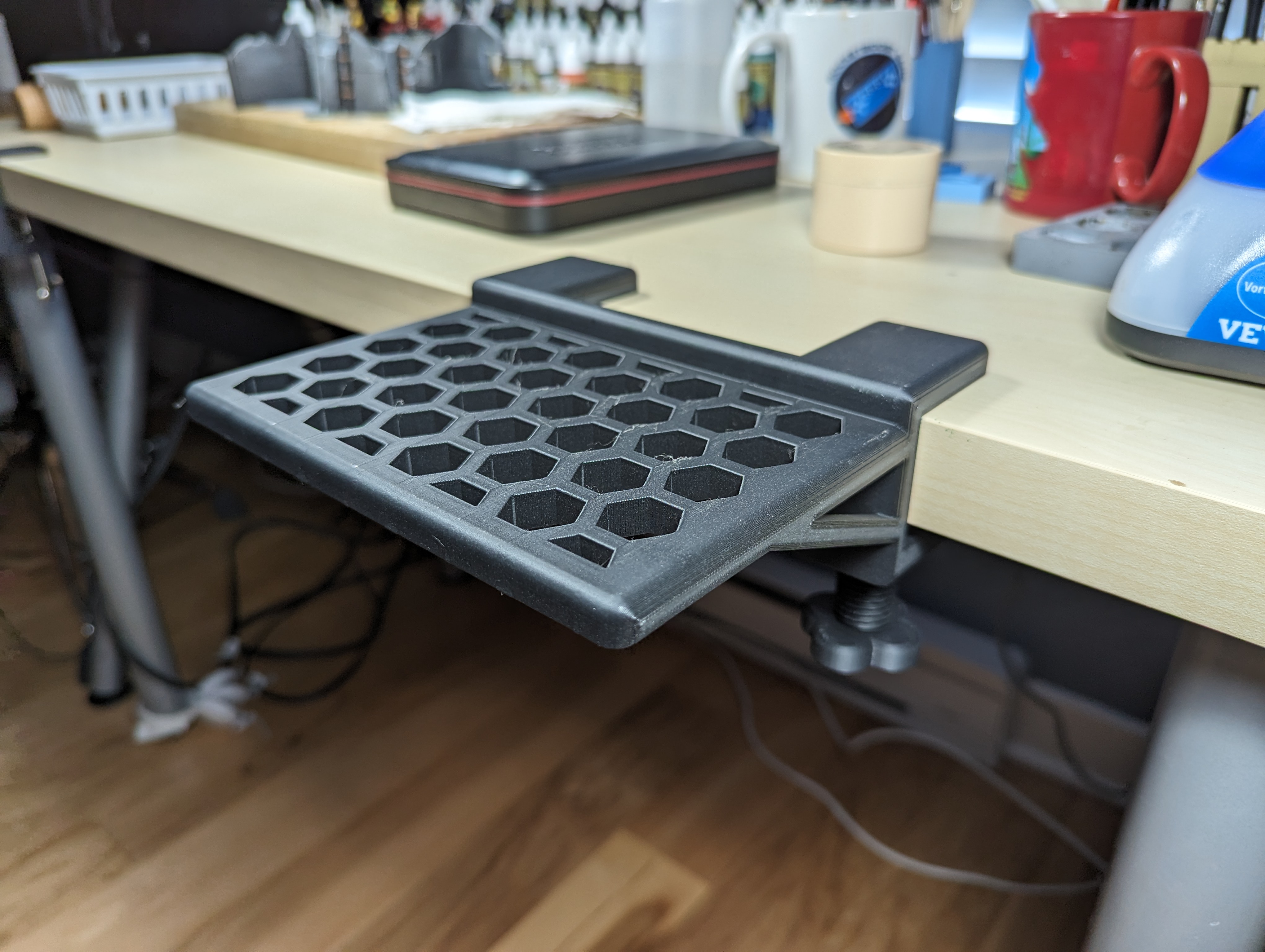 Desk extension shelf
