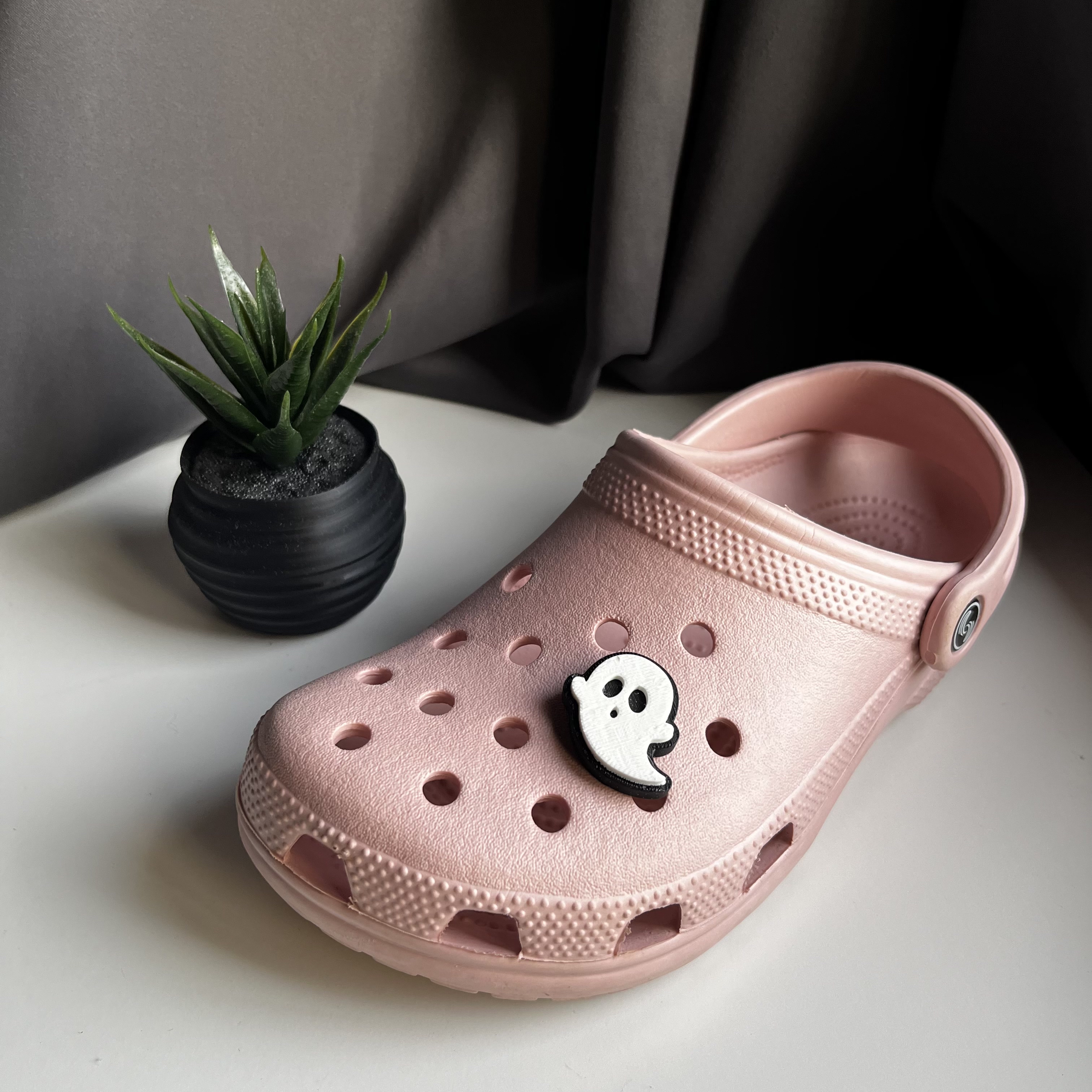 CROC GHOST CHARM