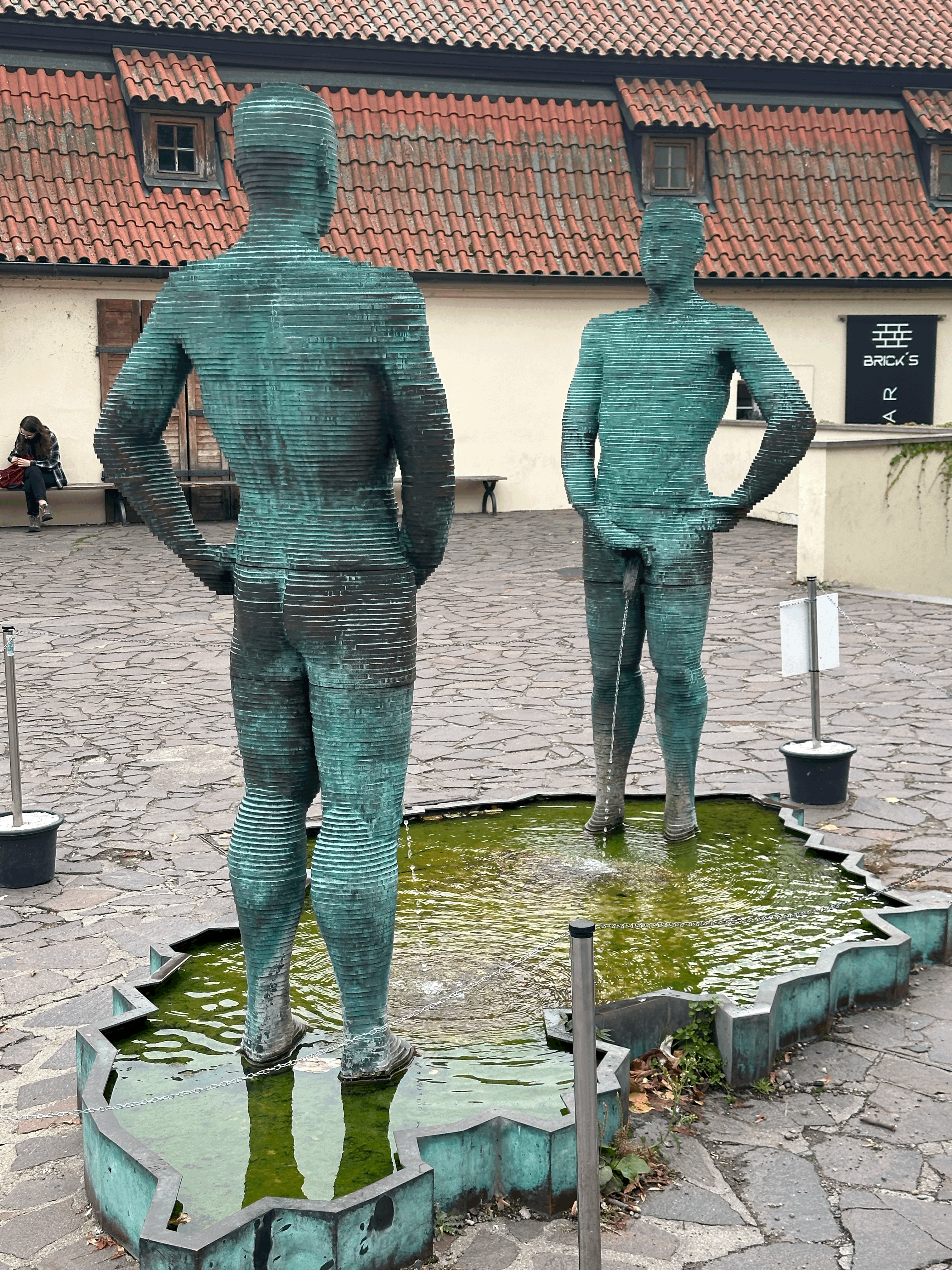 'Piss' sculpture, David Černý, Prague