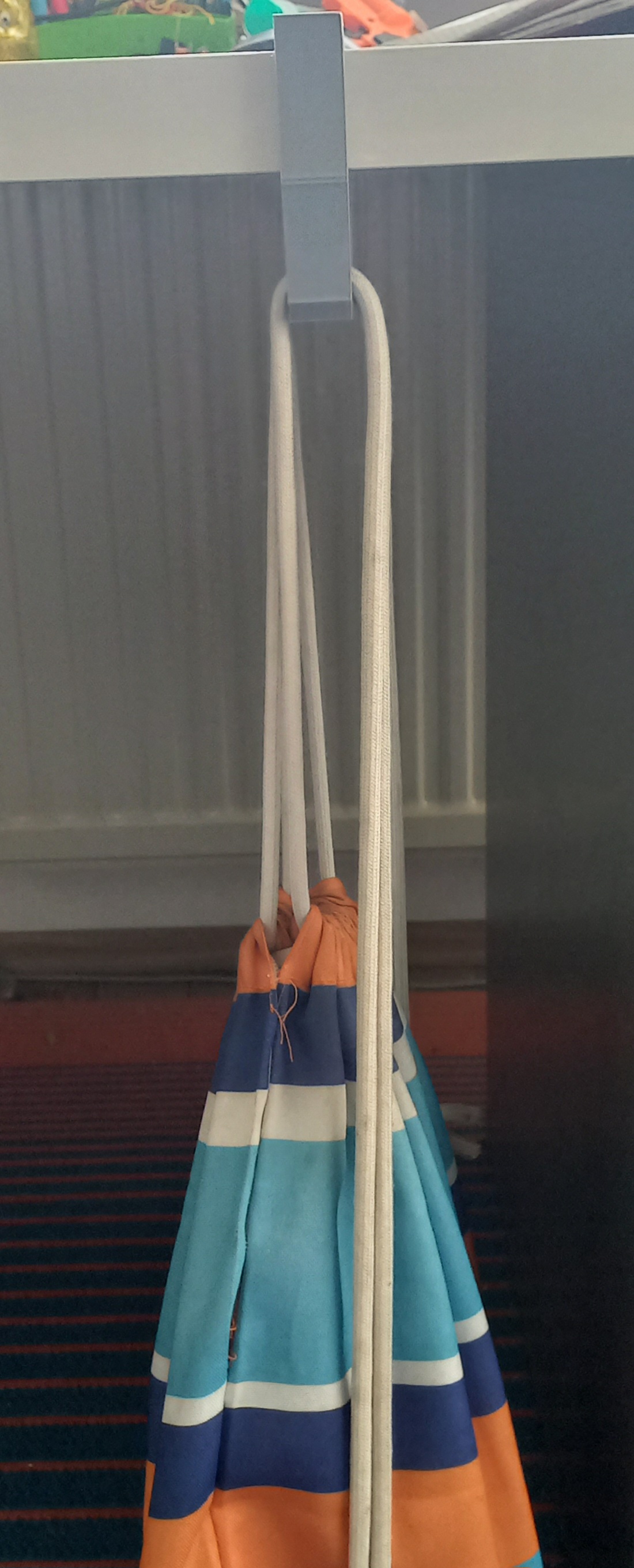 Miniatura 4 do modelo 3D desk / table bag hanger