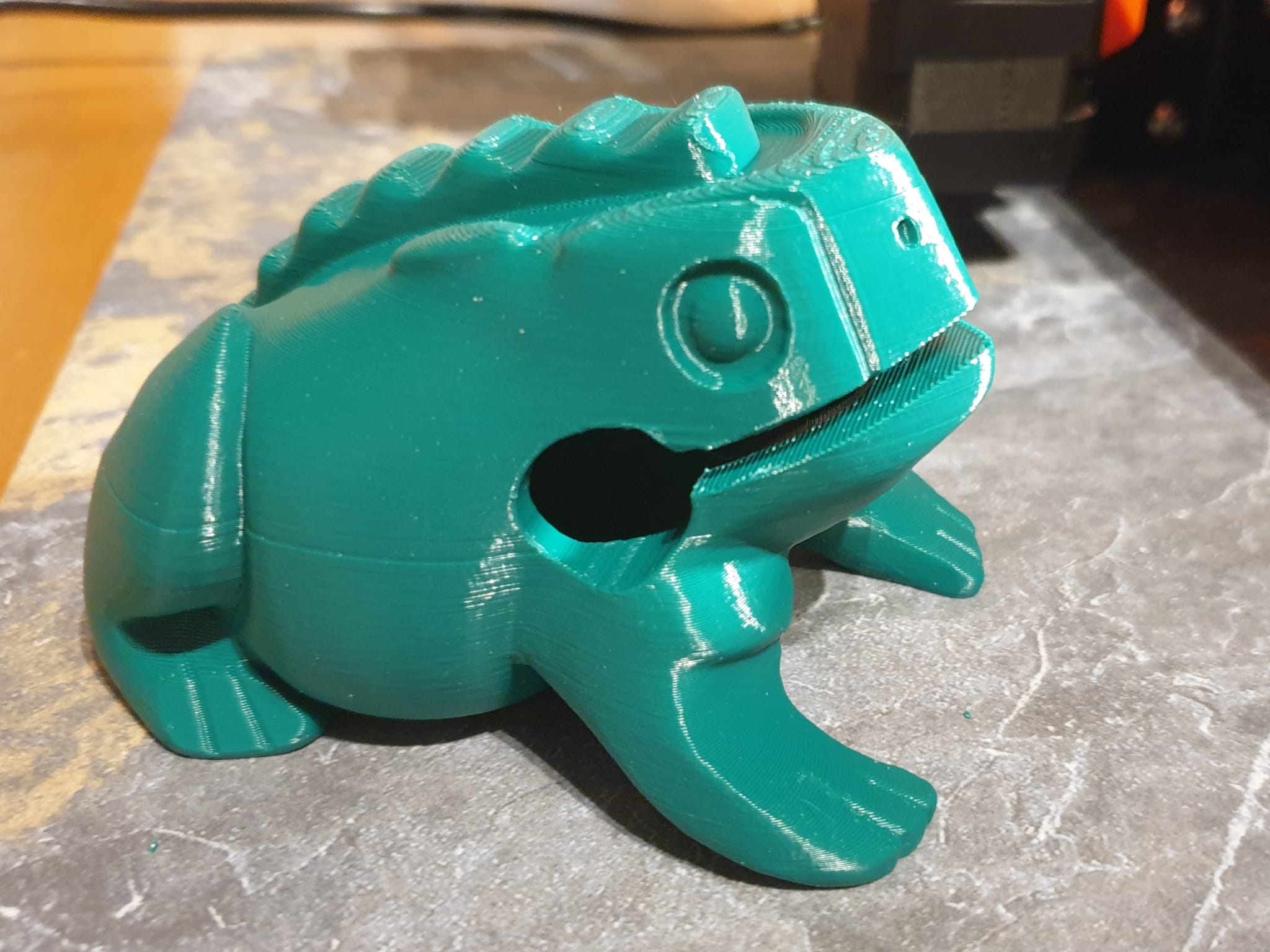 Percussion frog with support only in the mouth by Lucretia | Download ...