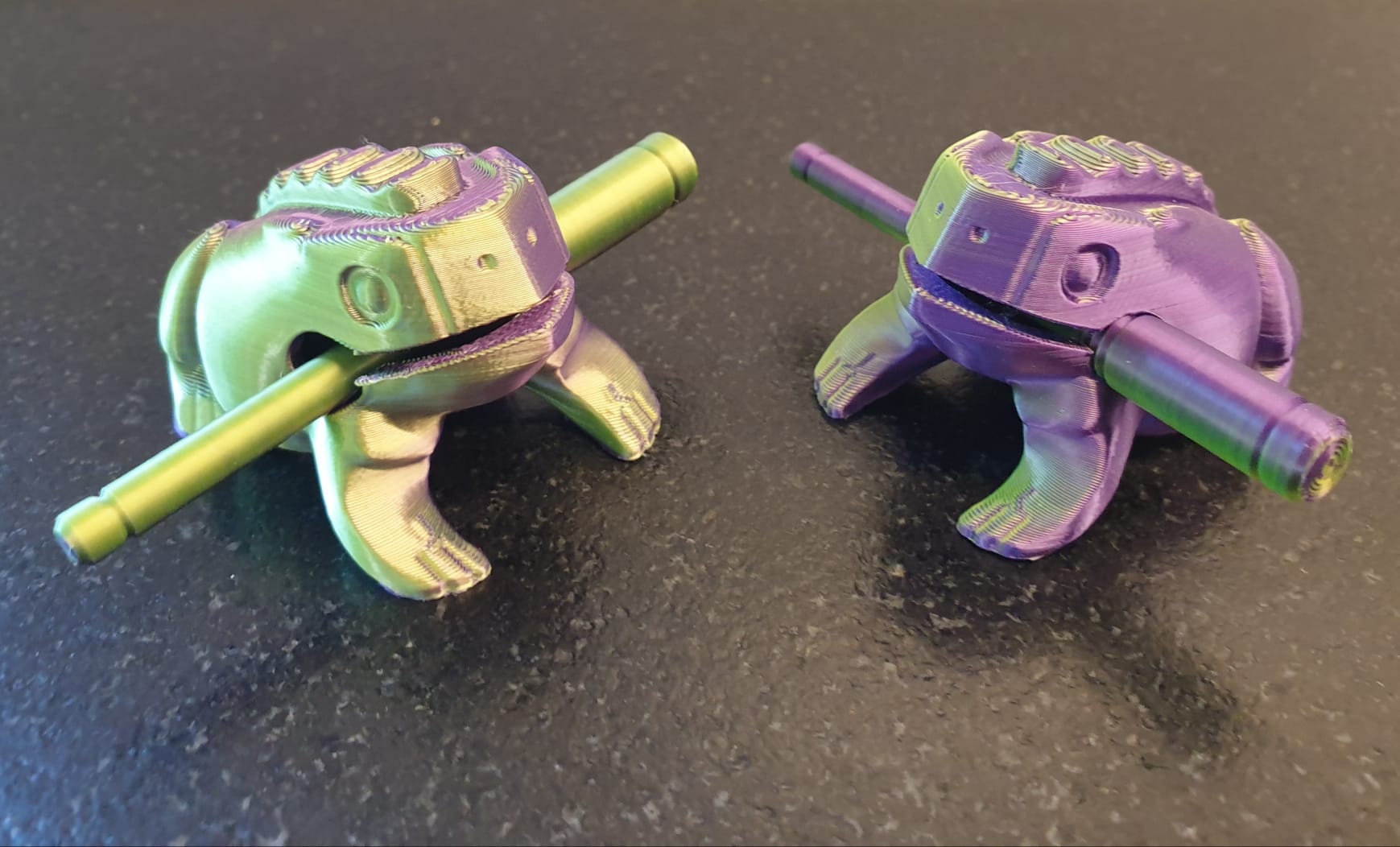 Percussion frog with support only in the mouth by Lucretia Download