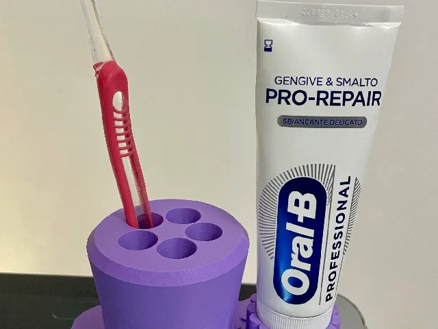 Holder toothbrush toothpaste