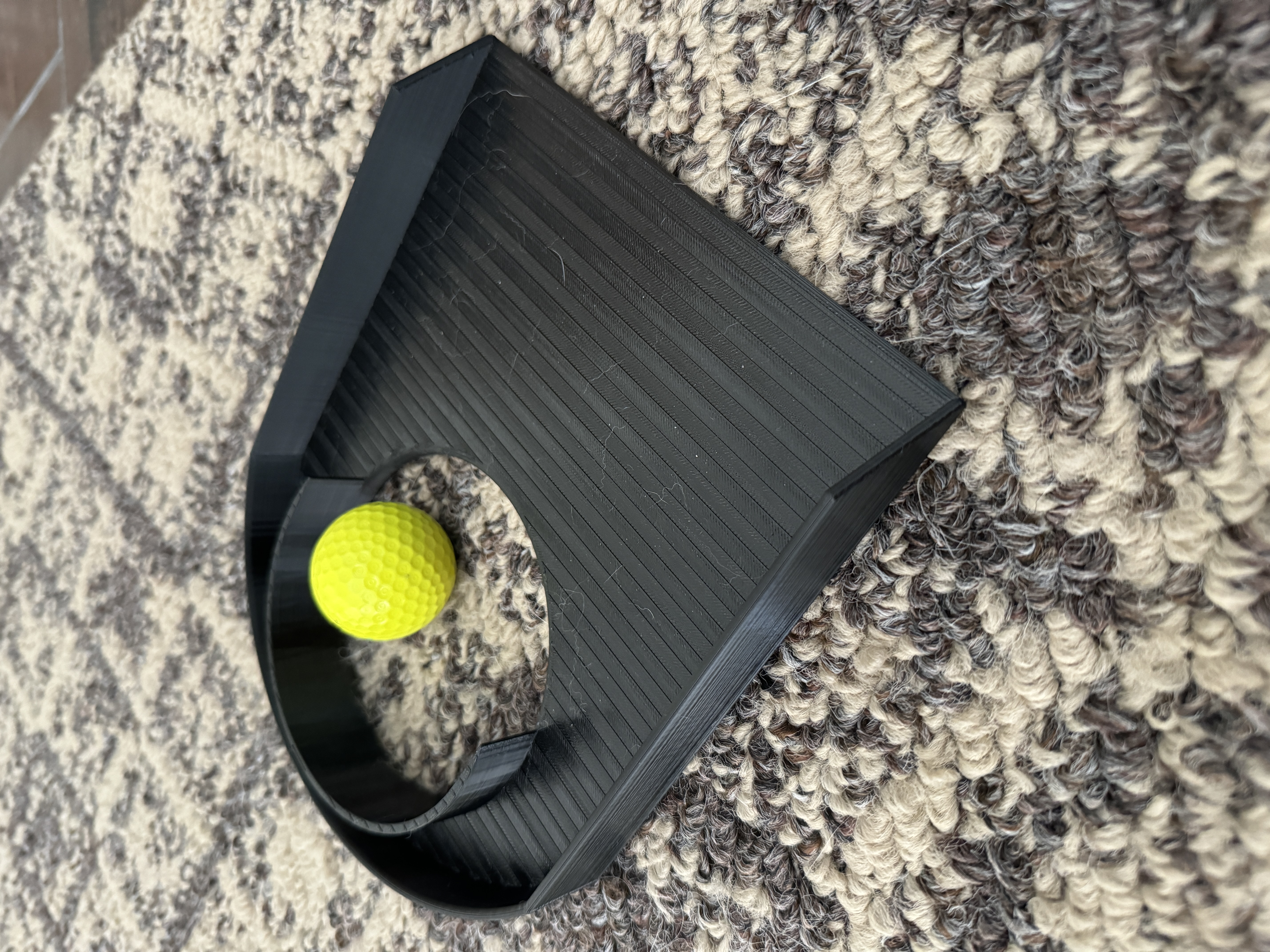 Putting cup