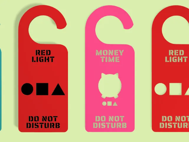 Squid Game door handle "do not disturb"