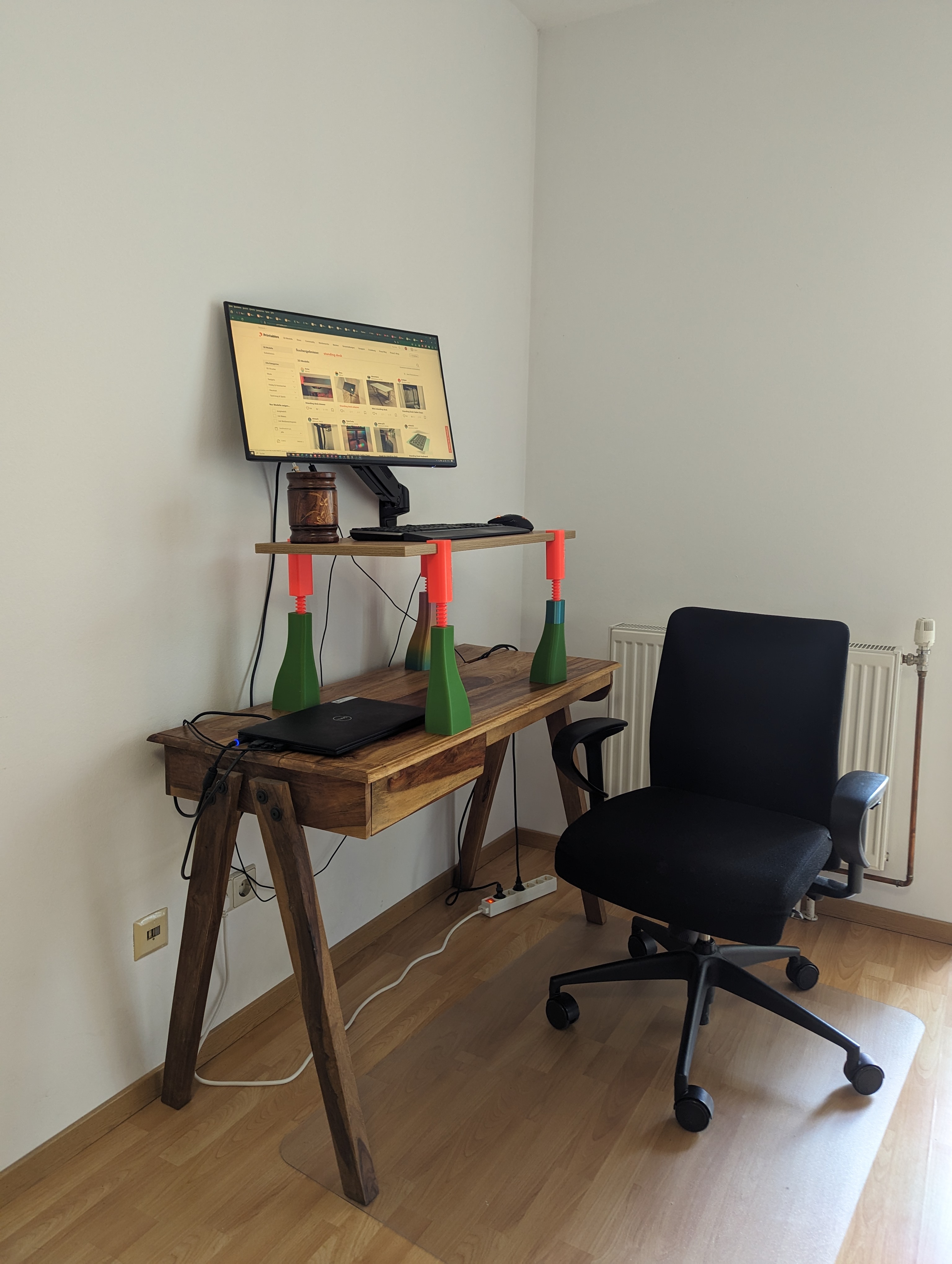 Miniatura 3 do modelo 3D Desktop Riser