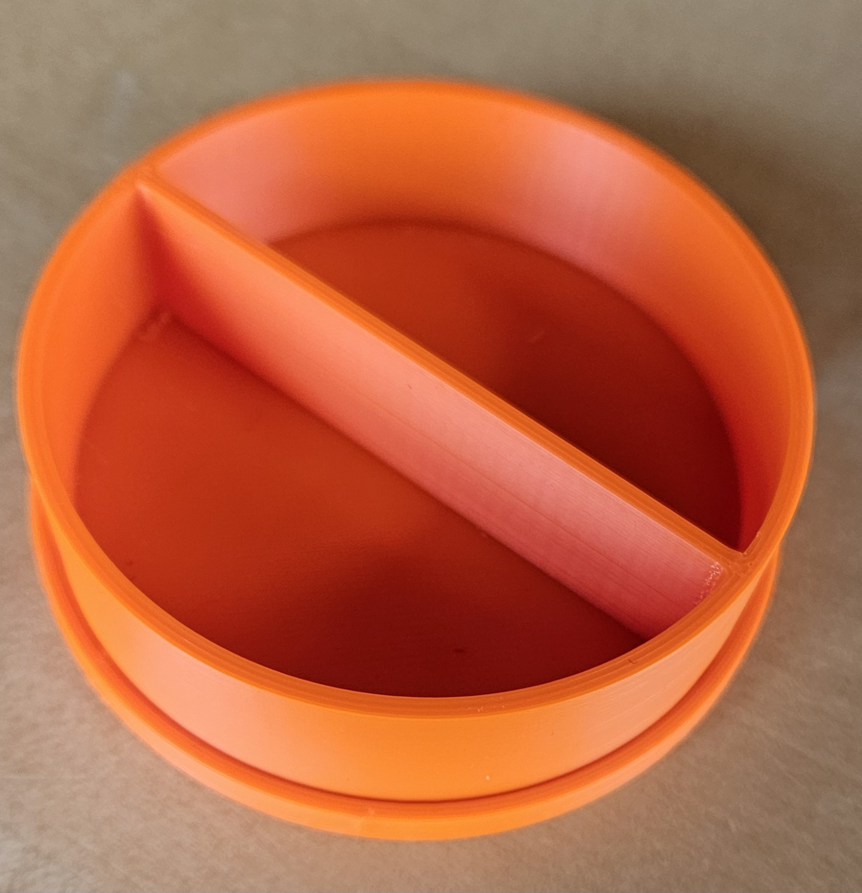 Einfache dose mit zweifachteilung single box with double partition