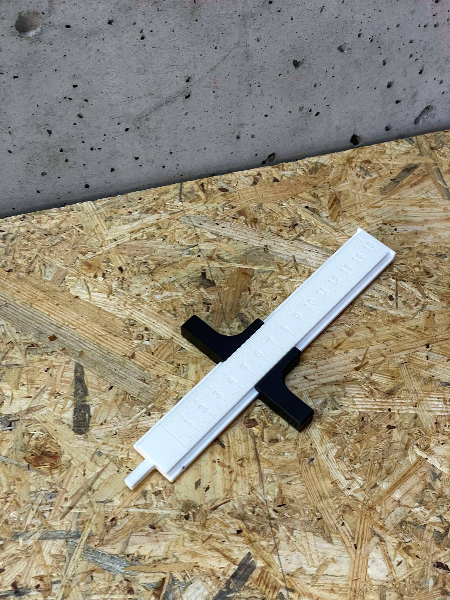 Vernier depth gauge