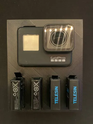 GoPro Hero 7 Black box with 4 batteries