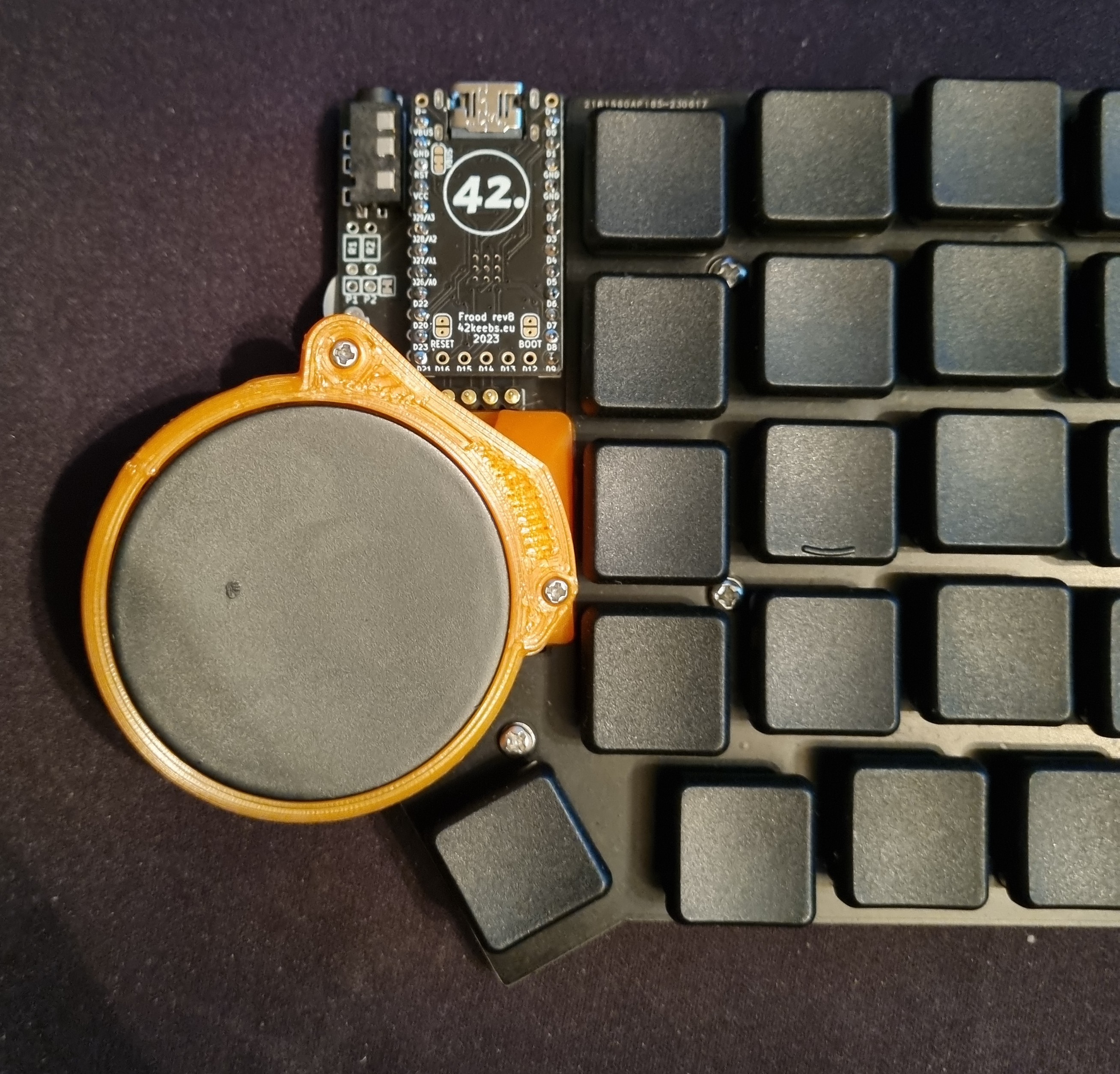 Lily58 - Trackpad Mount — miniatura 2
