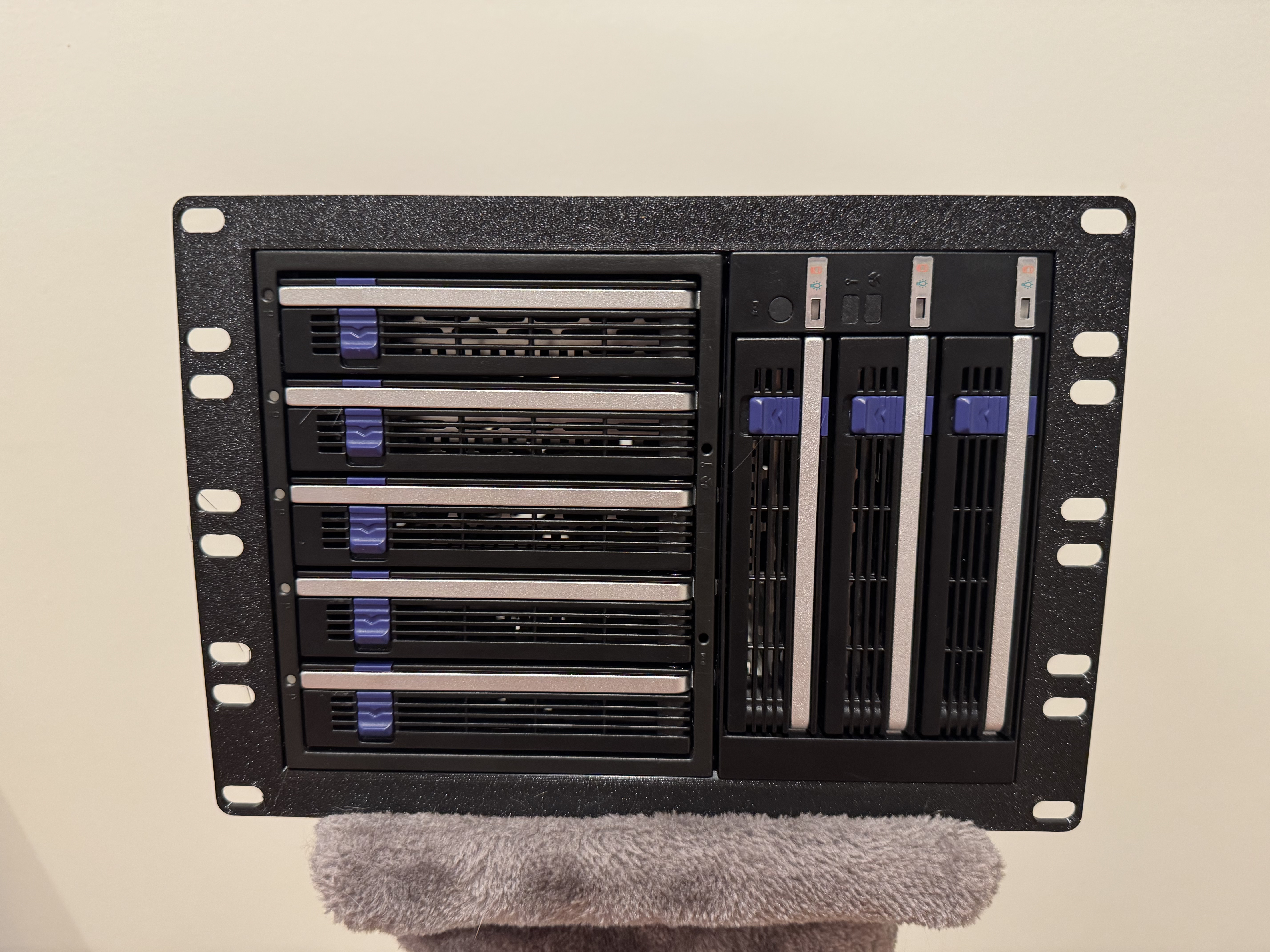 5.25in 5x Drive Bay Mount for 10" Racks