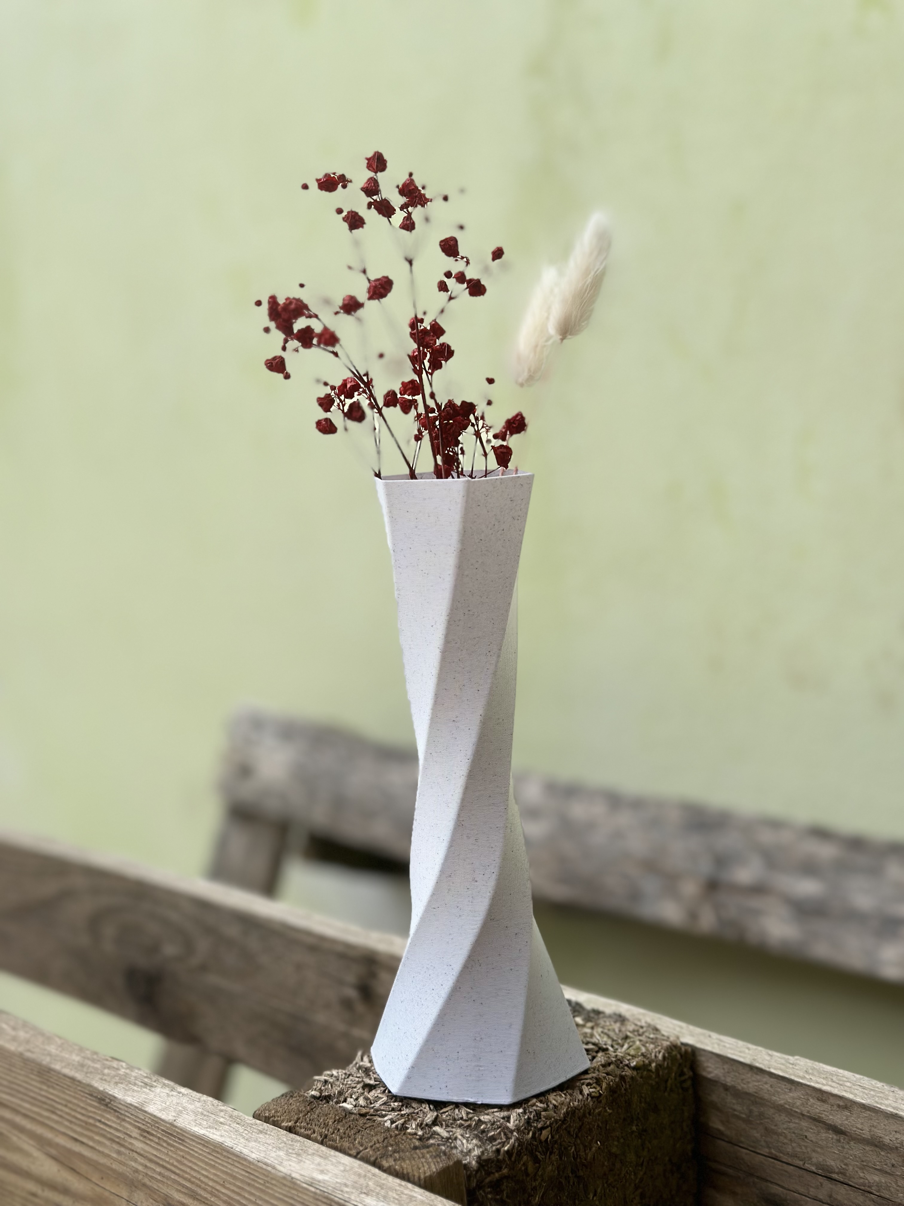 Miniatura 2 do modelo 3D Hexagonal Vase - Twisted