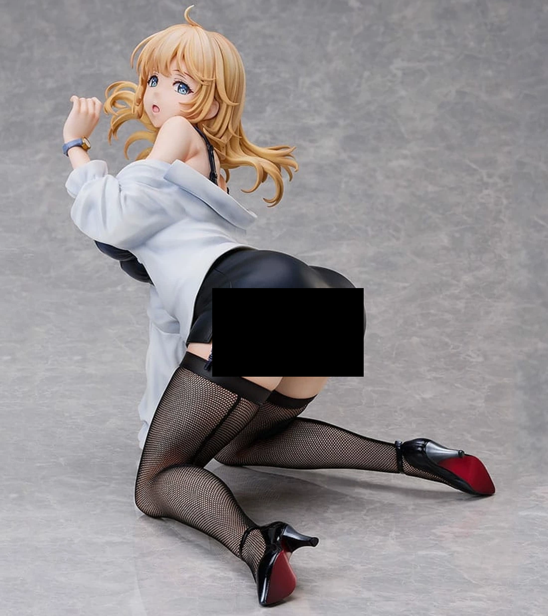 Anime / Hentai Blonde Girl In Sexy Pose