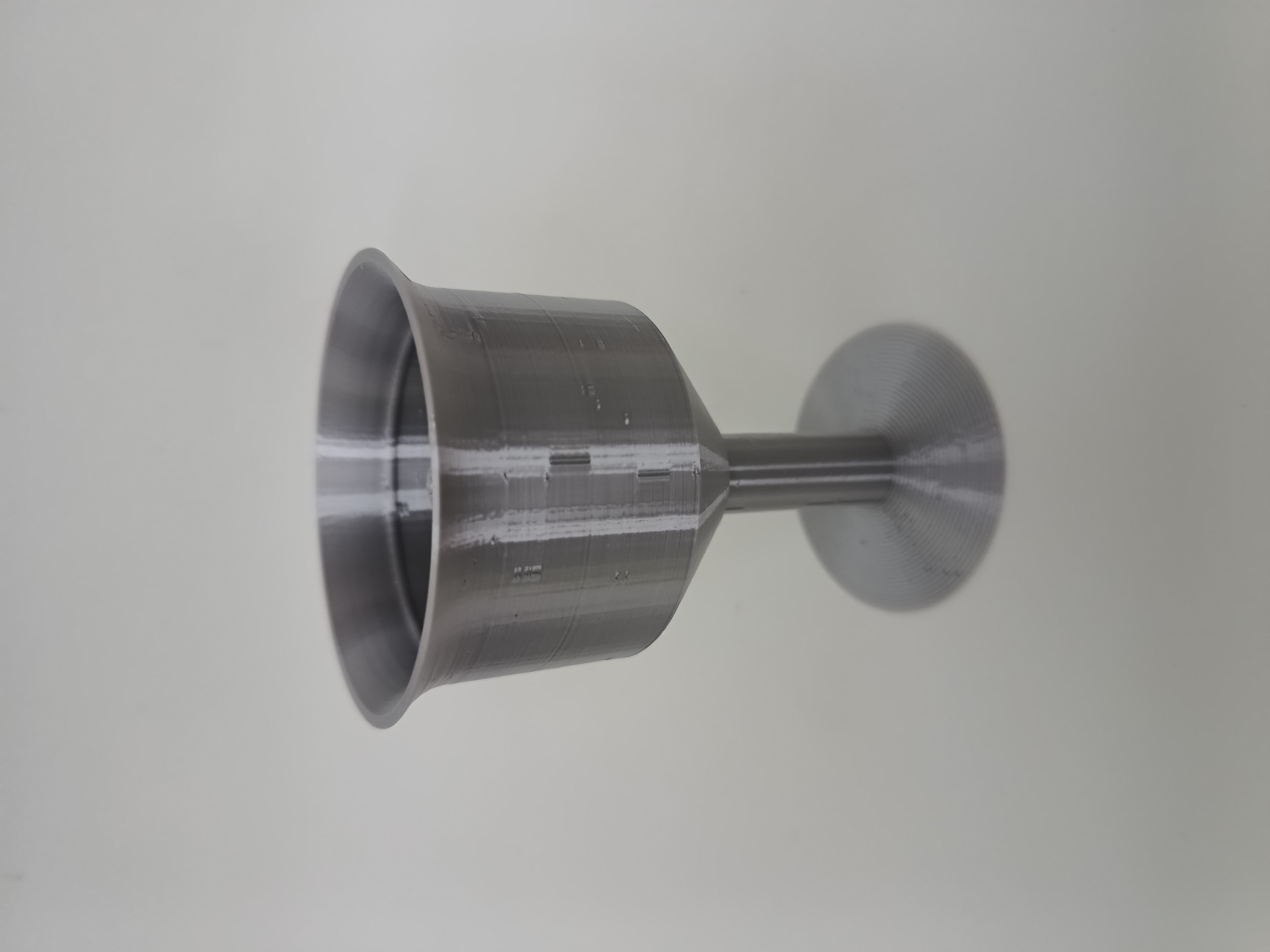 Pythagorean cup