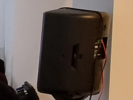 Easy mount for Speakers