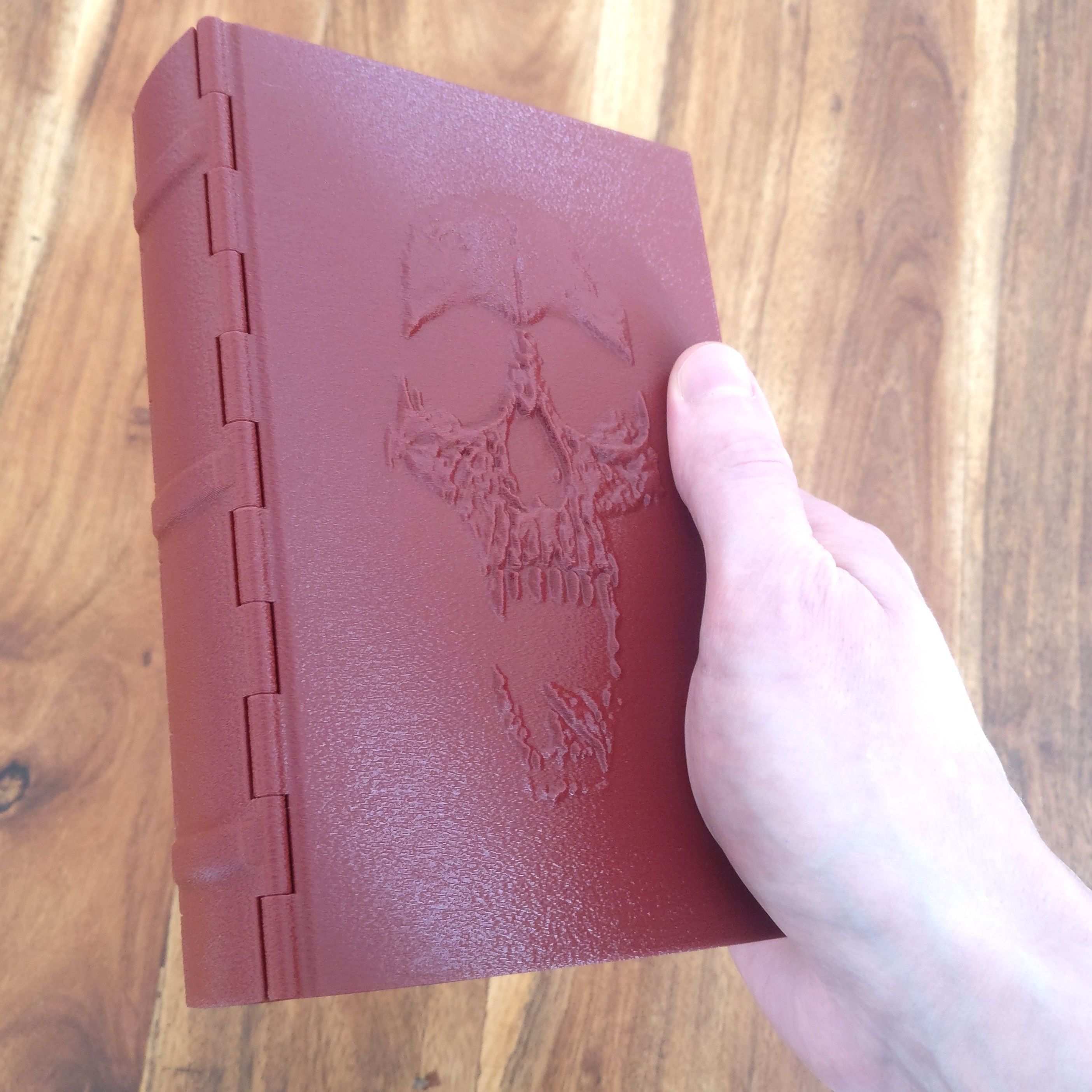 Skull Book for dice or candy - Snap close, no magnets needed - Print in Place