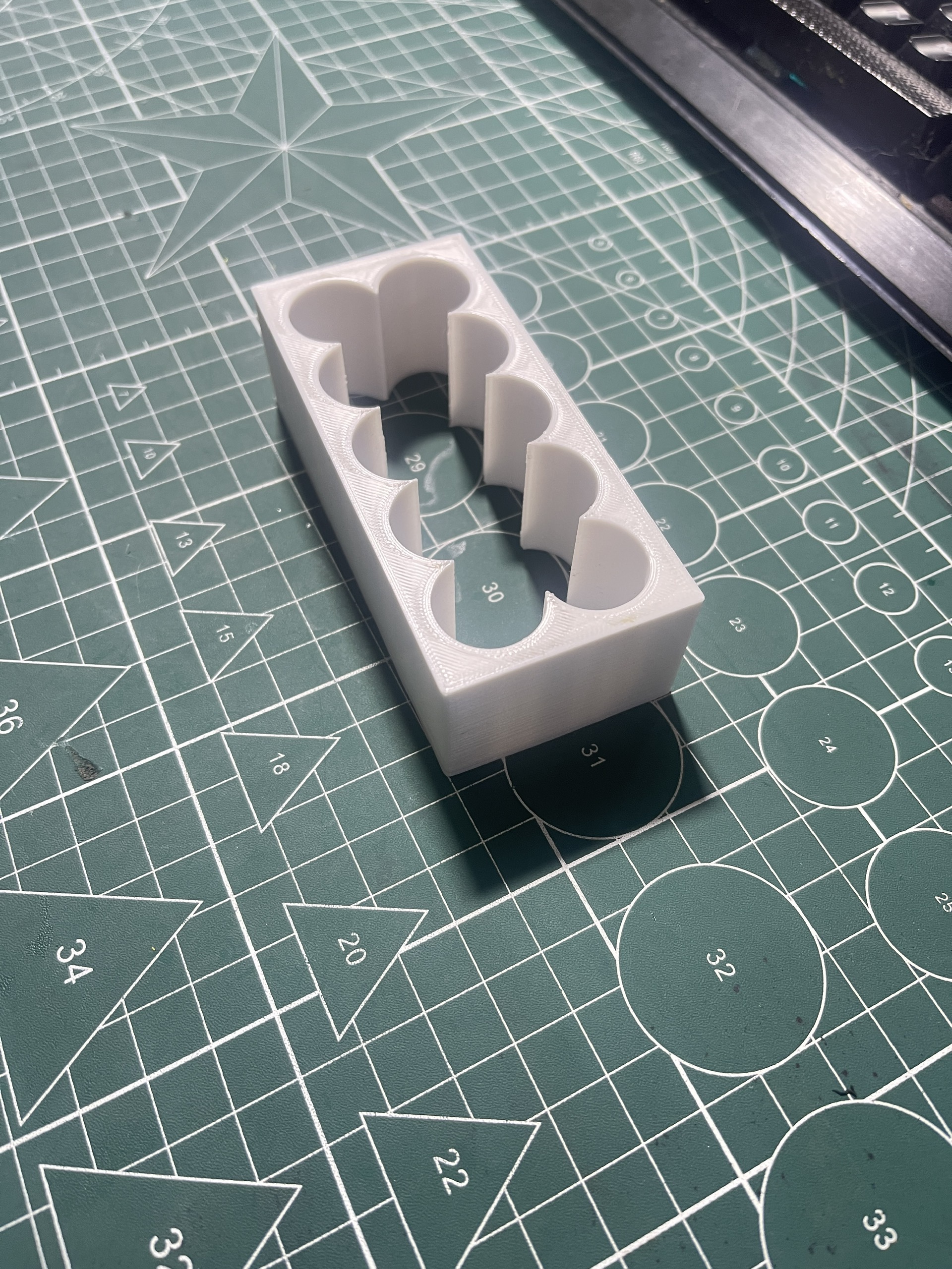 Solder Pin 18650 by Nguyễn Hoàng Minh Trí Download free STL model