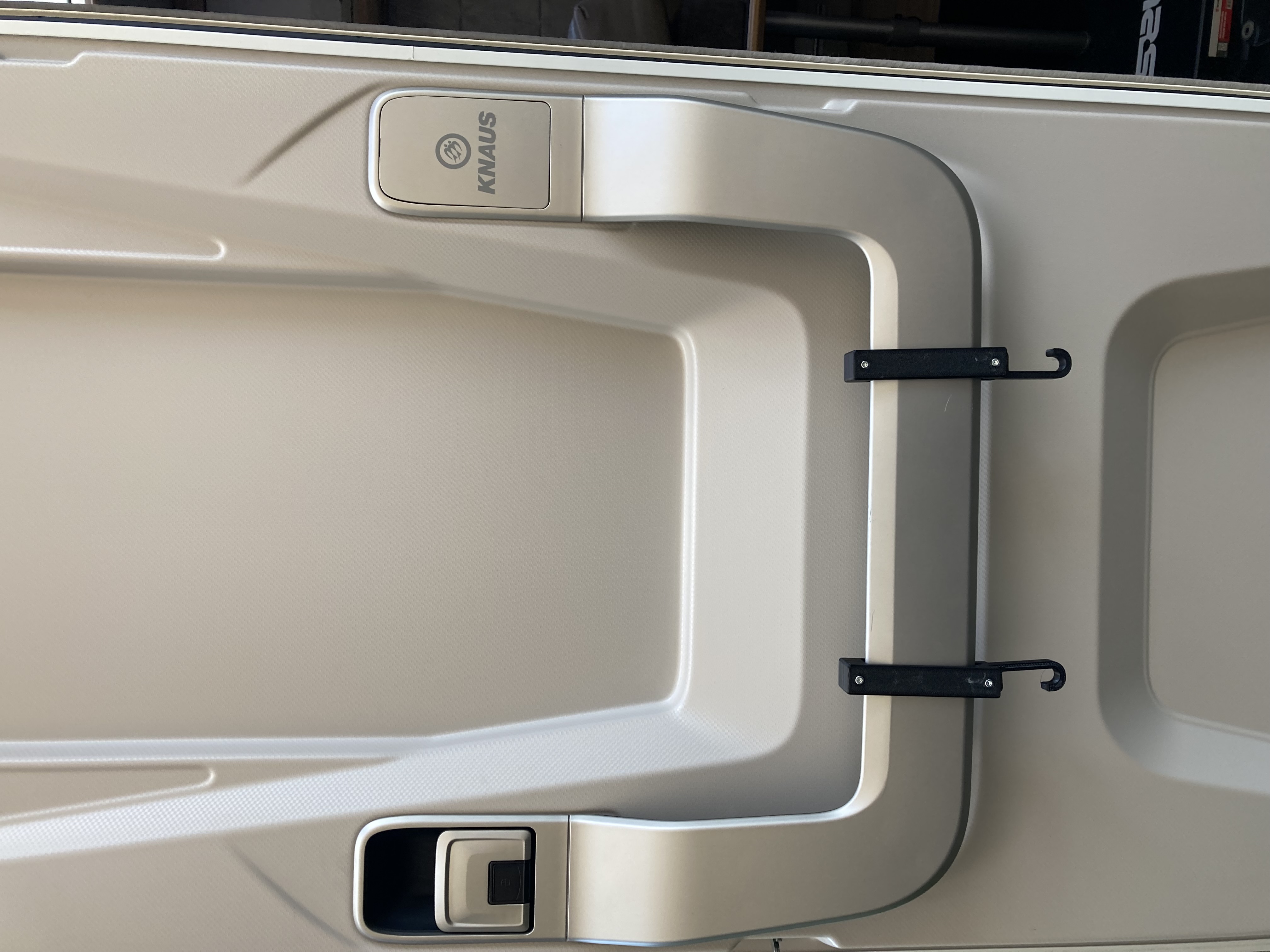 Knaus Caravan Südwind Türhaken für Müllbeutel