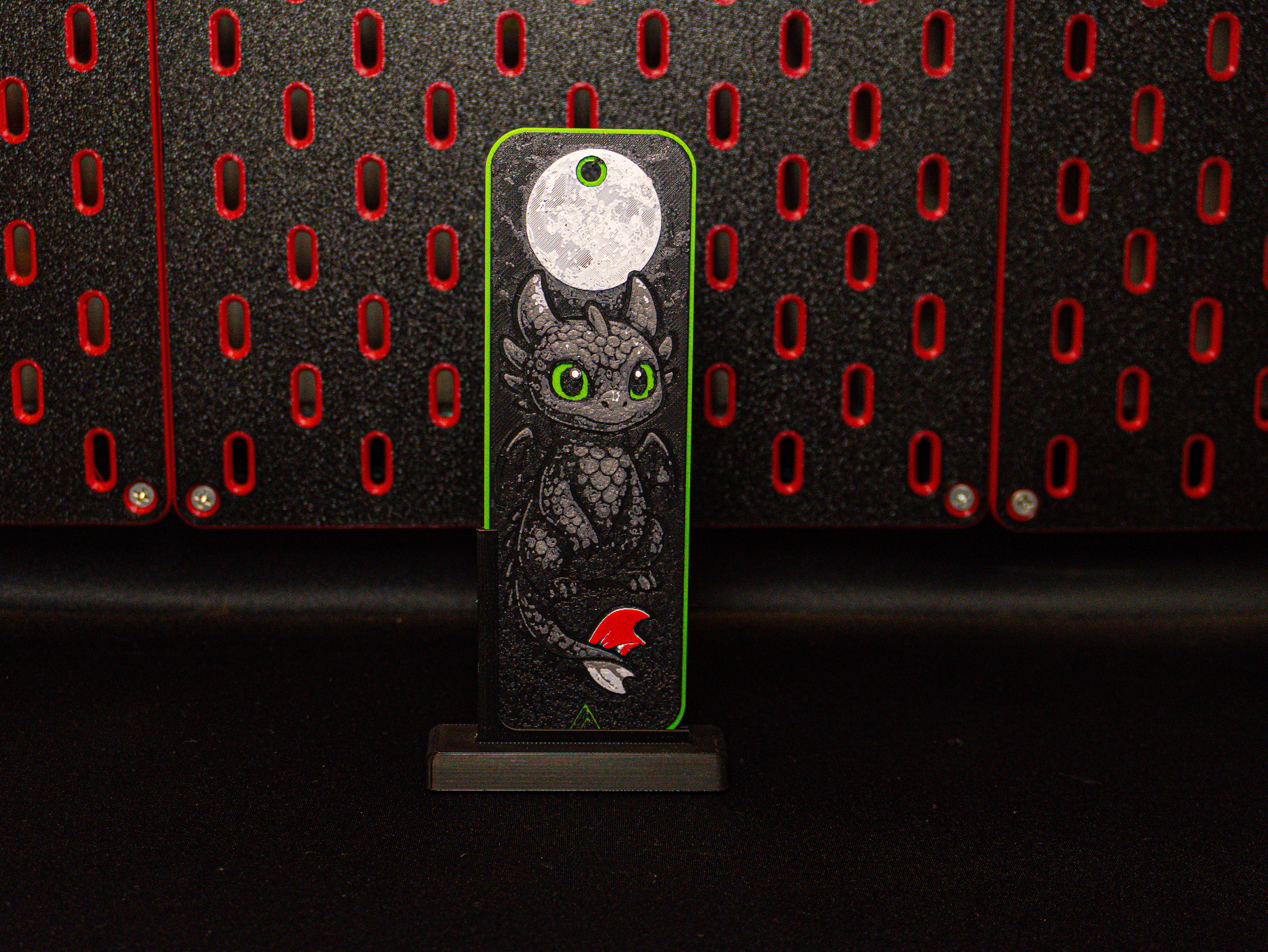Miniatura 2 do modelo 3D Toothless Dragon - Hueforge Bookmark
