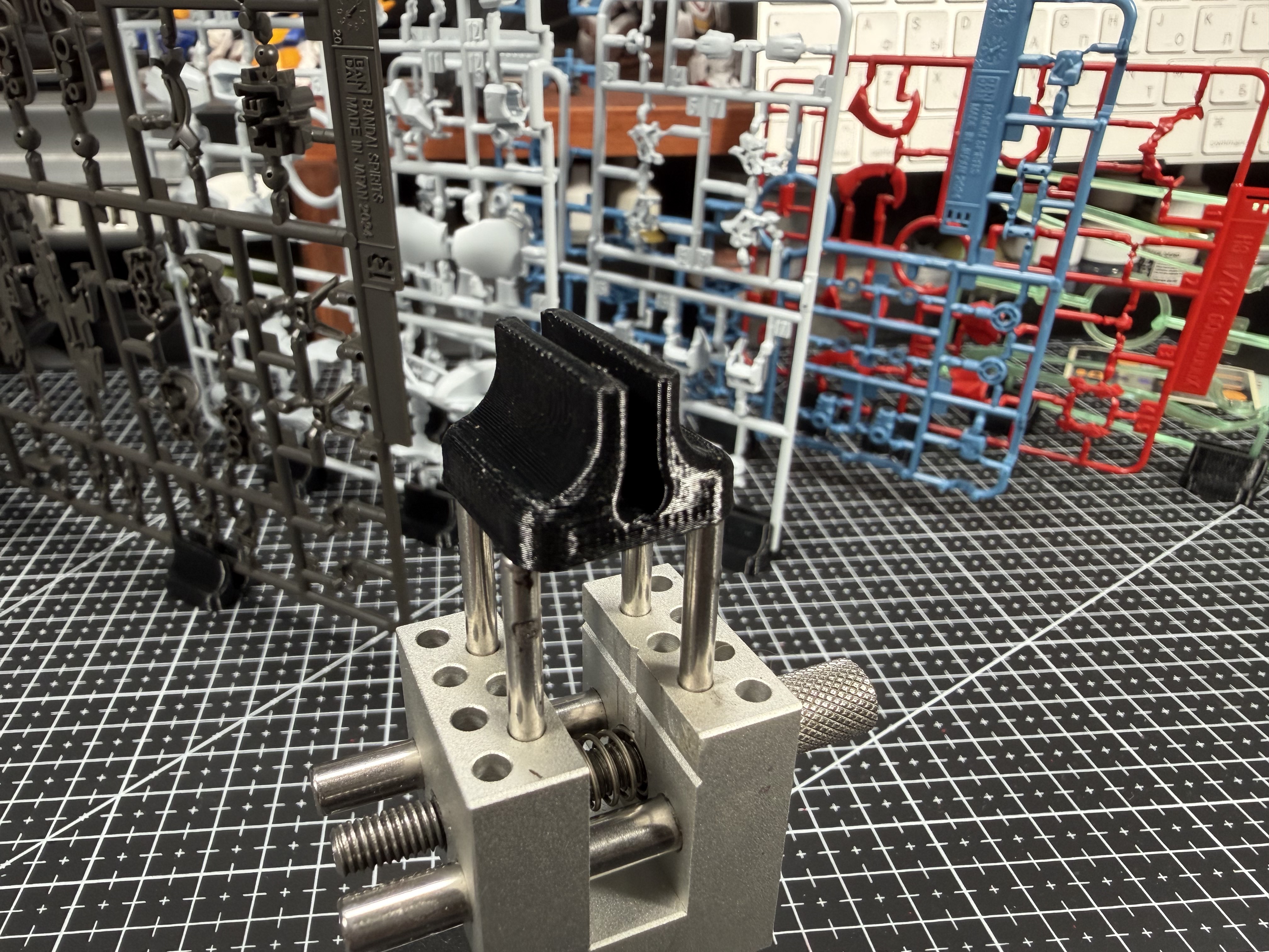 Gunpla sprue mini holder